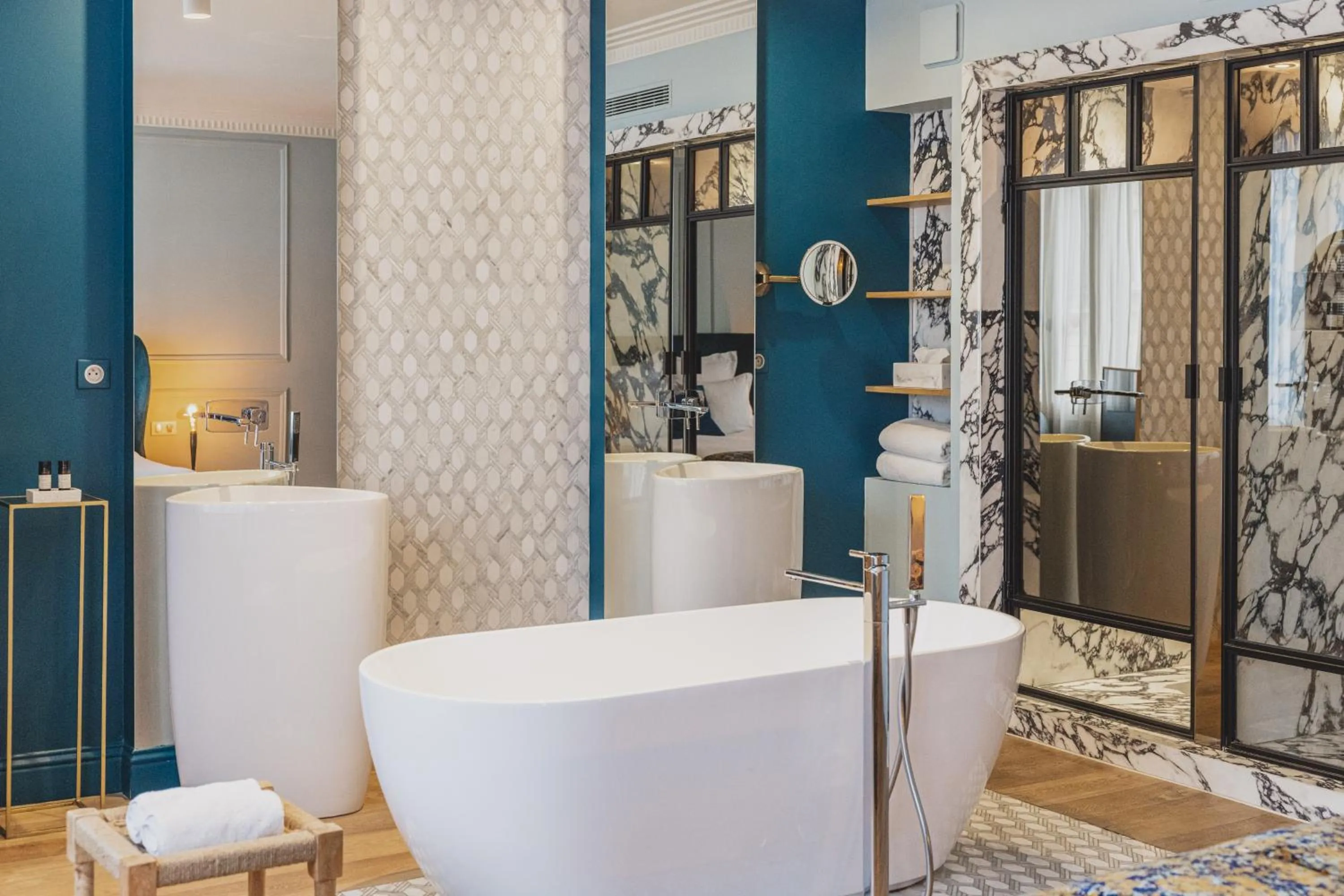 Shower in Hôtel Singulier Bordeaux - Boutique Hôtel & Spa Anne Semonin