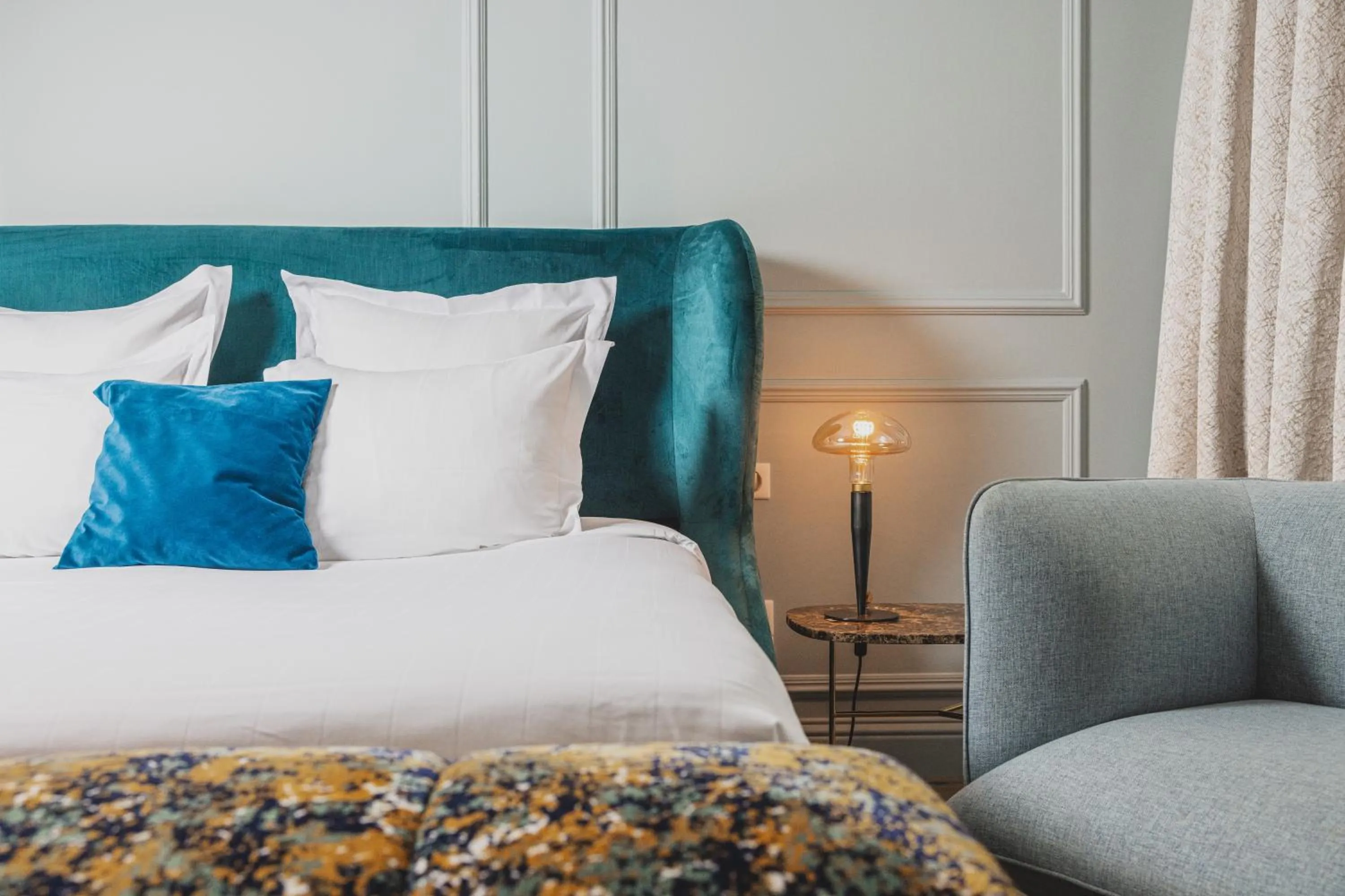 Bedroom, Bed in Hôtel Singulier Bordeaux - Boutique Hôtel & Spa Anne Semonin