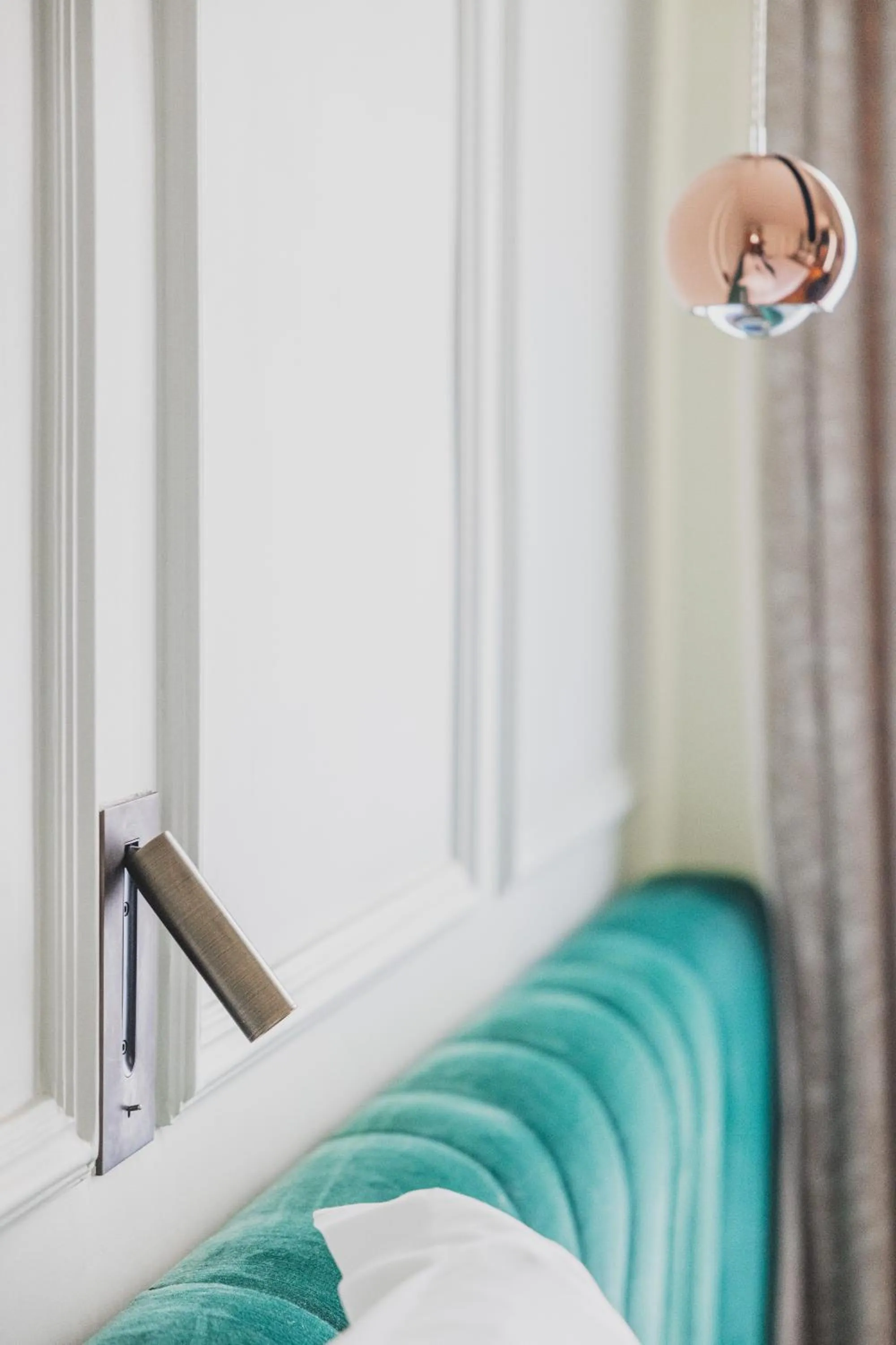 Decorative detail, Bed in Hôtel Singulier Bordeaux - Boutique Hôtel & Spa Anne Semonin