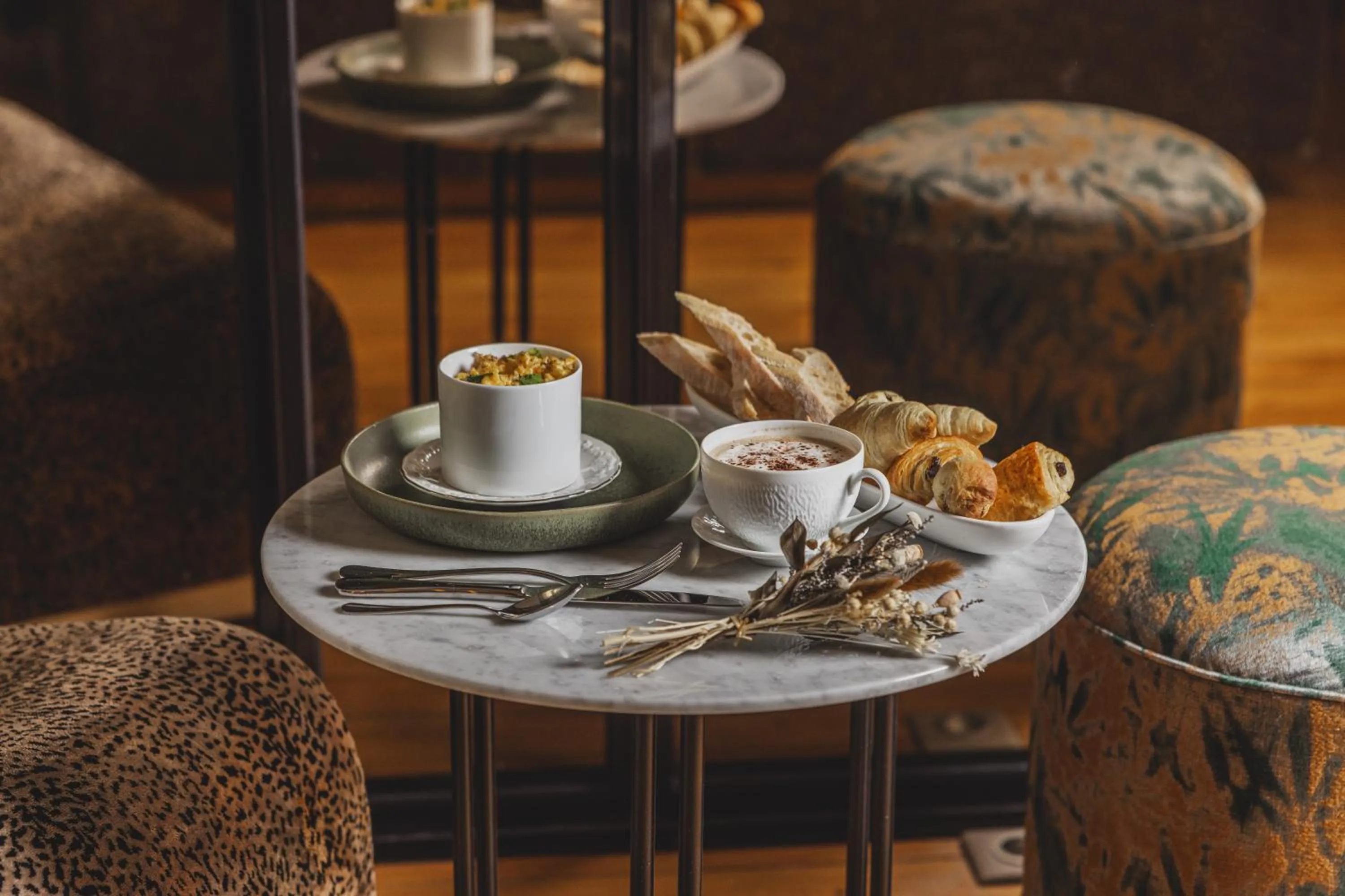 Food and drinks in Hôtel Singulier Bordeaux - Boutique Hôtel & Spa Anne Semonin