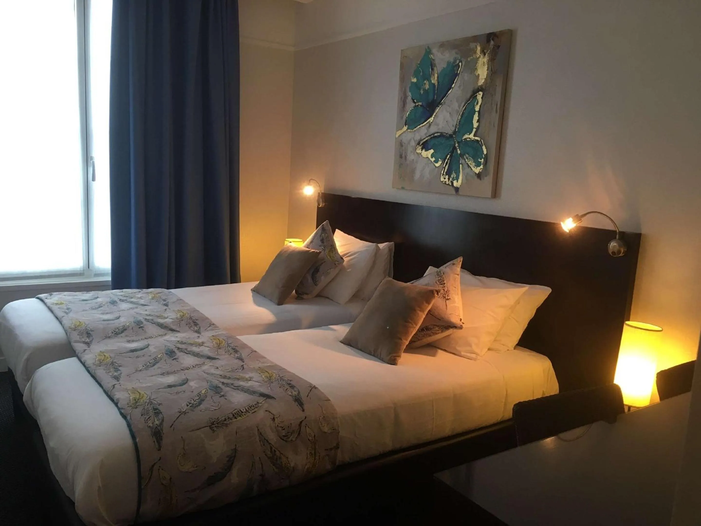 Photo of the whole room, Bed in Best Western Adagio Saumur