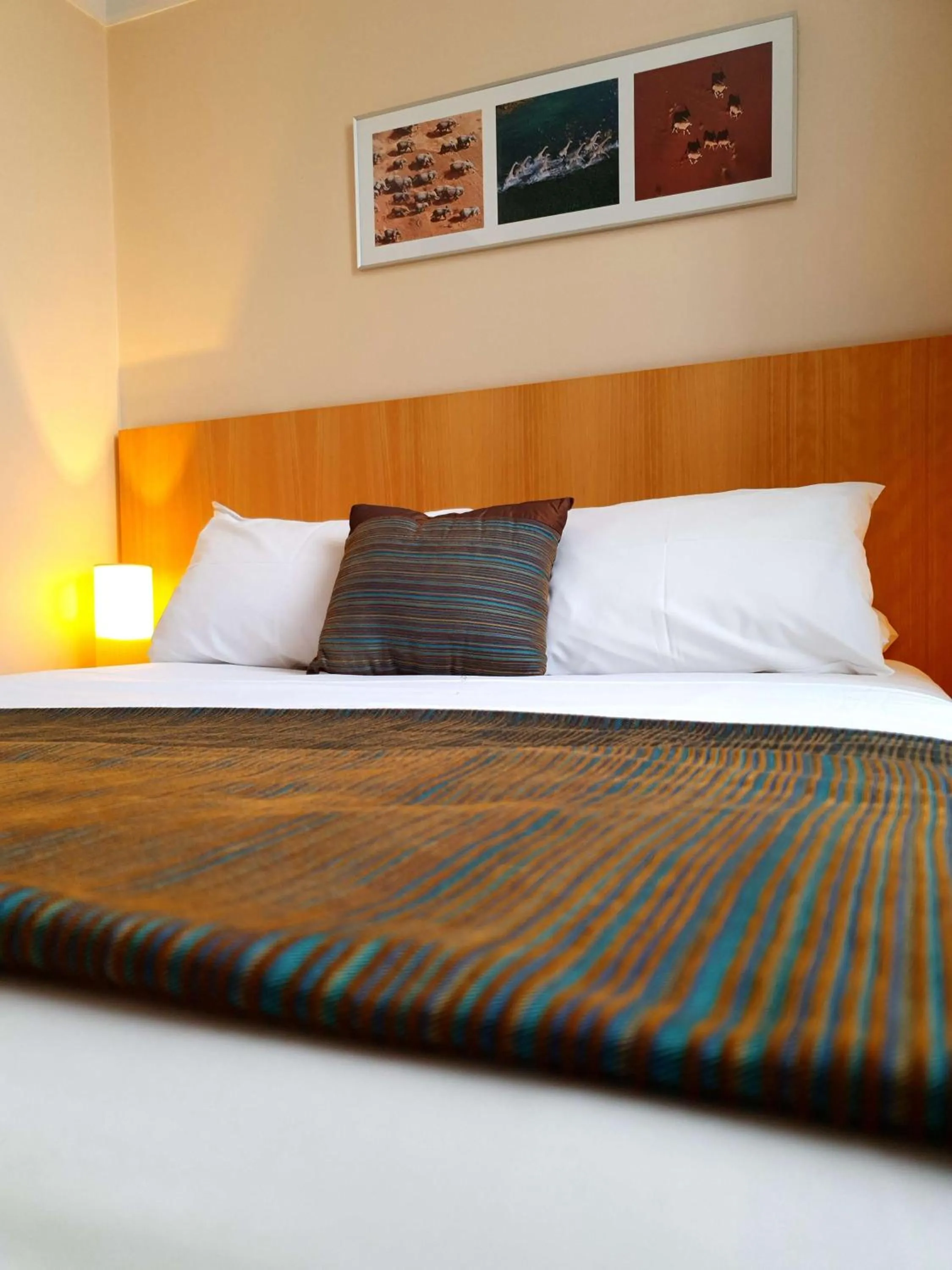 Bedroom, Bed in Best Western Adagio Saumur