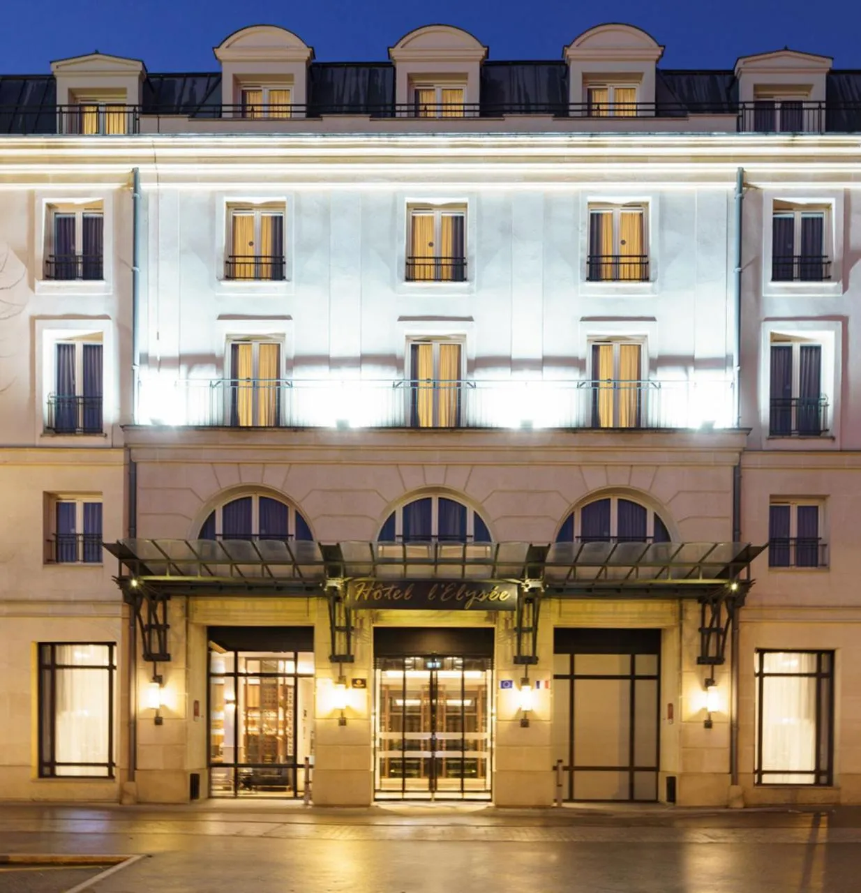 Facade/entrance in L'Elysée Val d'Europe