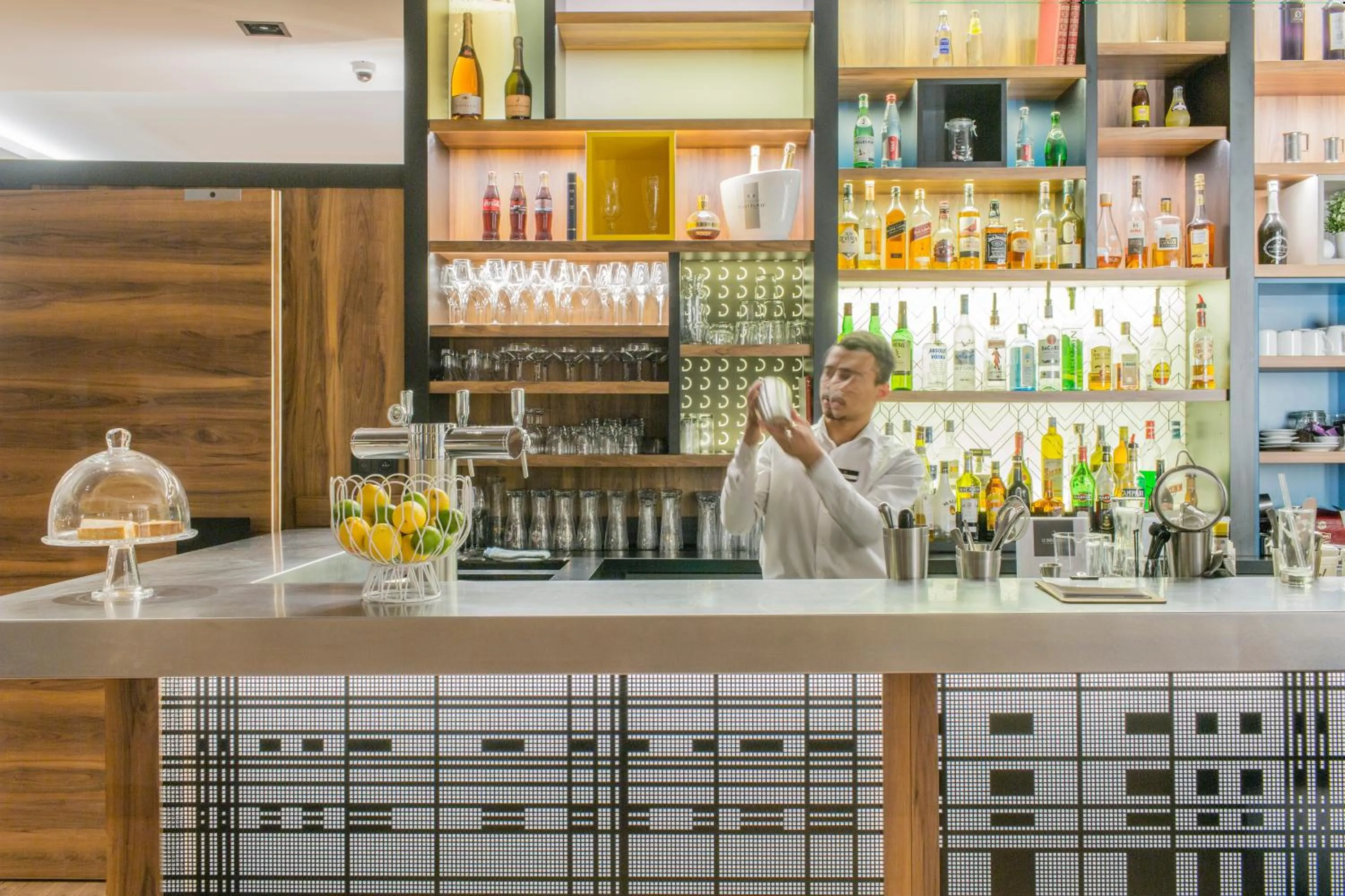 Lounge or bar in L'Elysée Val d'Europe