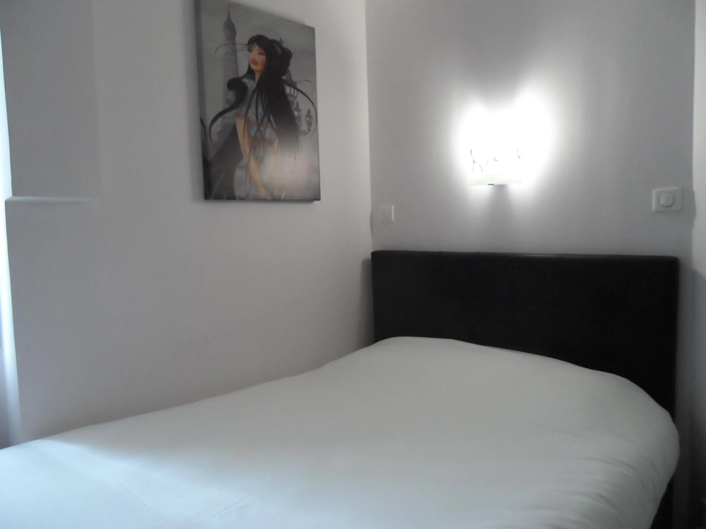 Bed in Prince Monceau