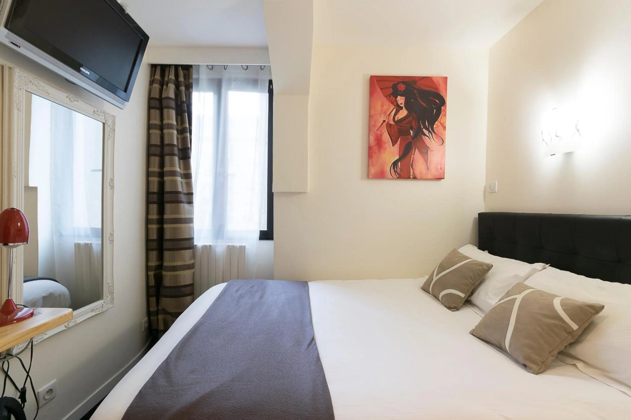 TV and multimedia, Bed in Prince Monceau