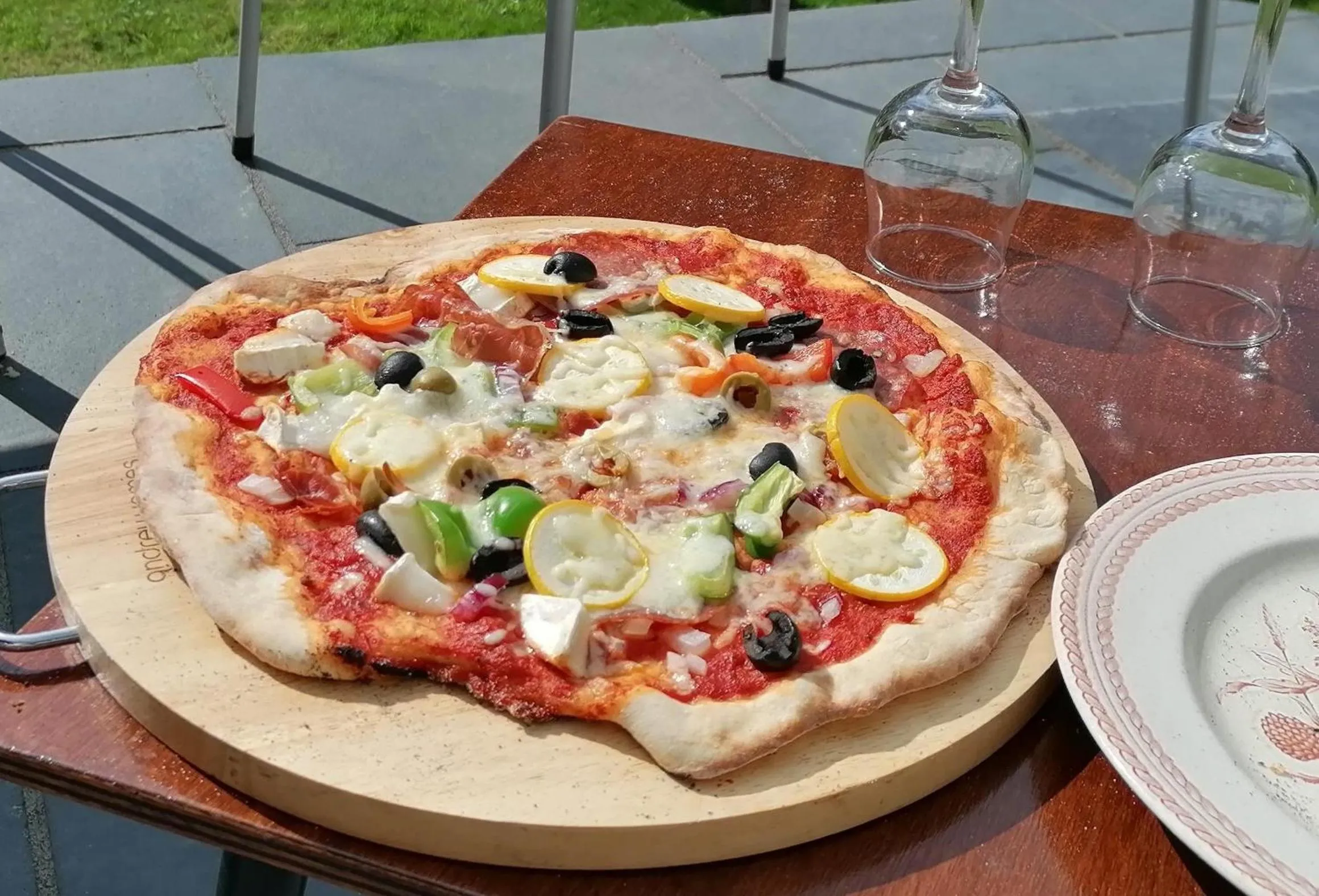 Restaurant/places to eat in Wray Valley