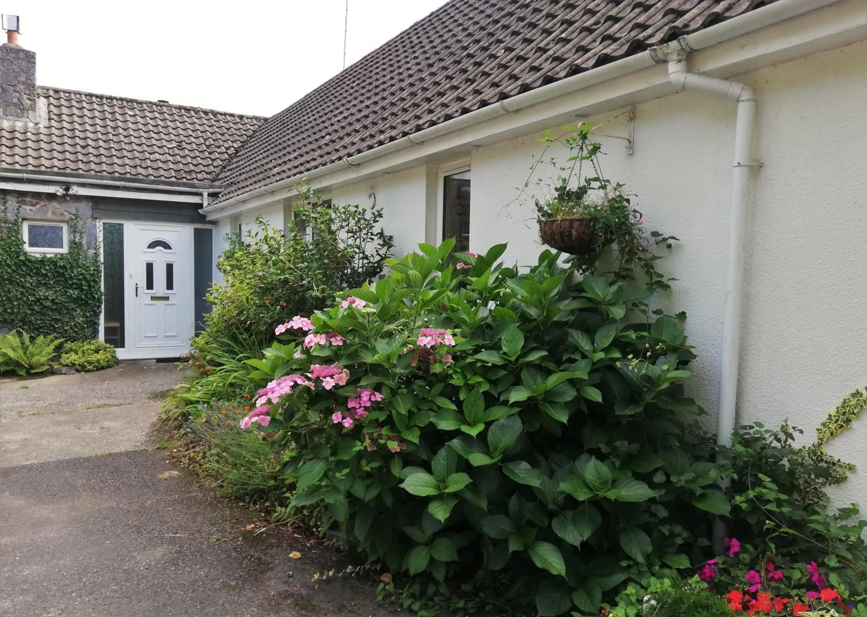 Facade/entrance in Wray Valley