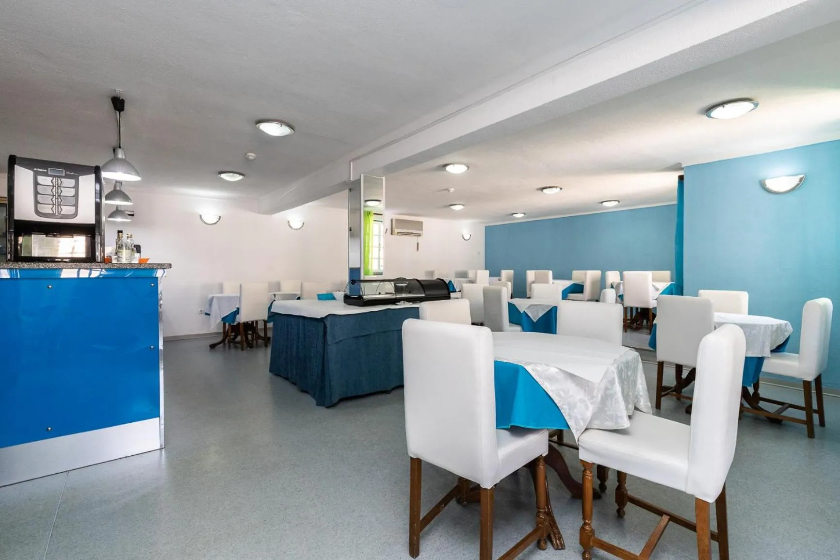 Restaurant/places to eat in Hotel Azul Praia