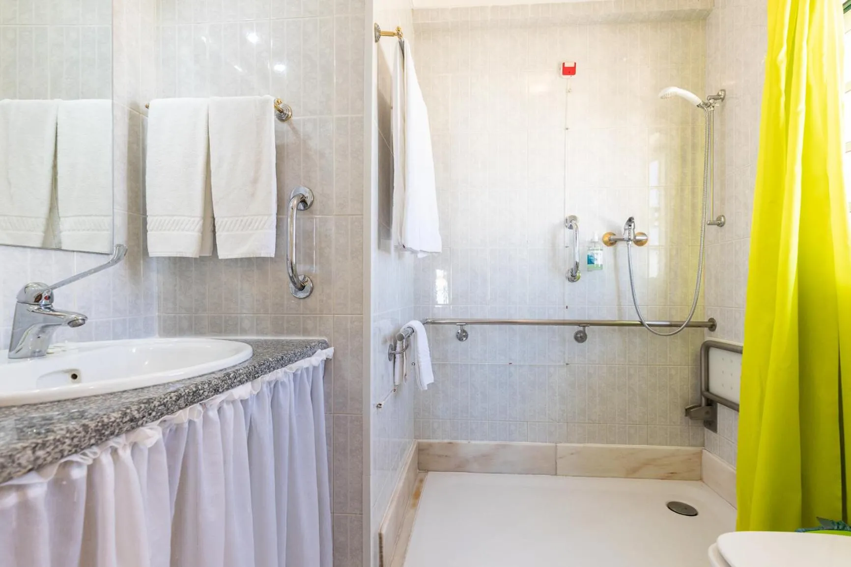 Bathroom in Hotel Azul Praia