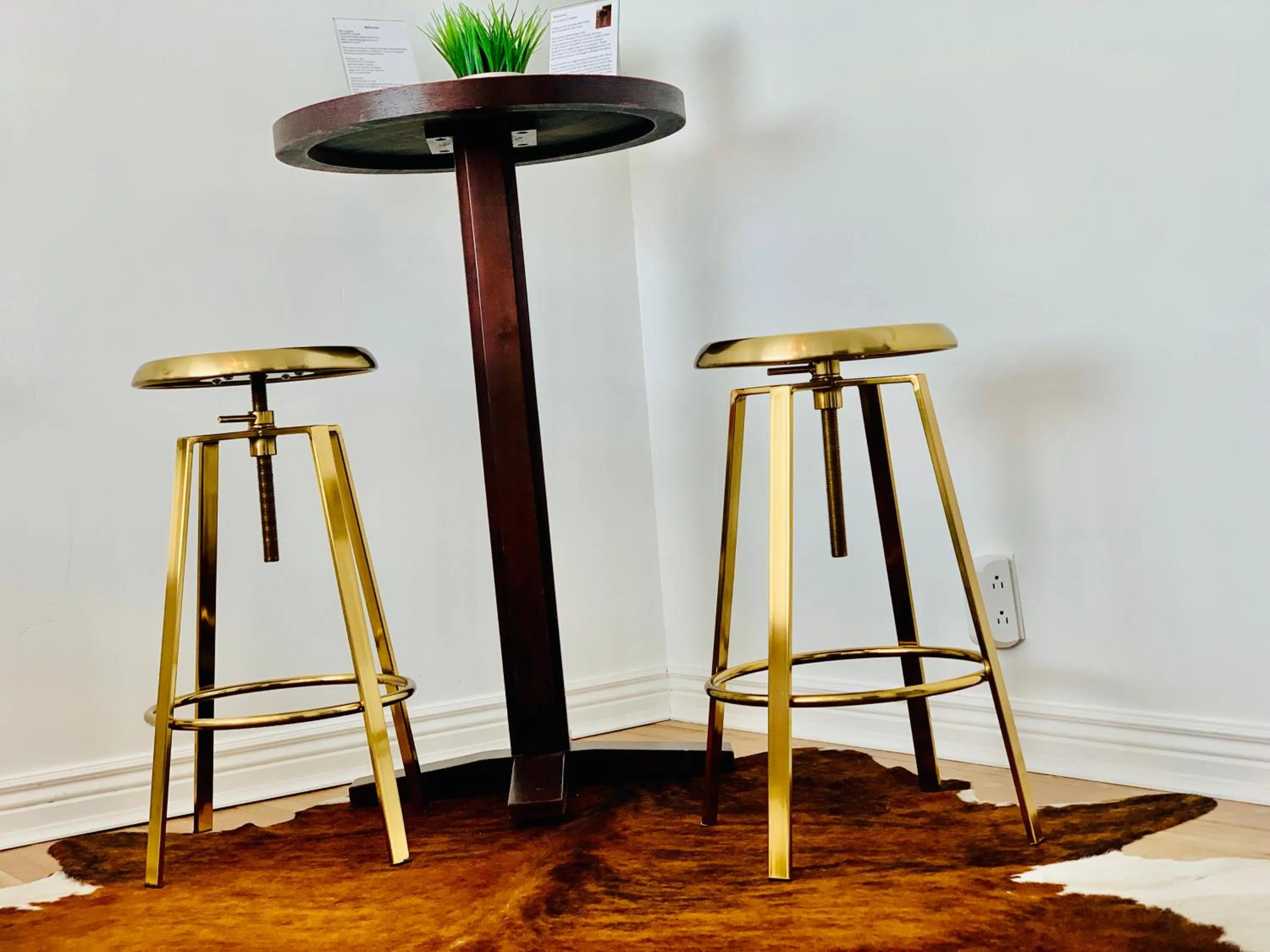 Seating area in Dragonfly Motor Lodge