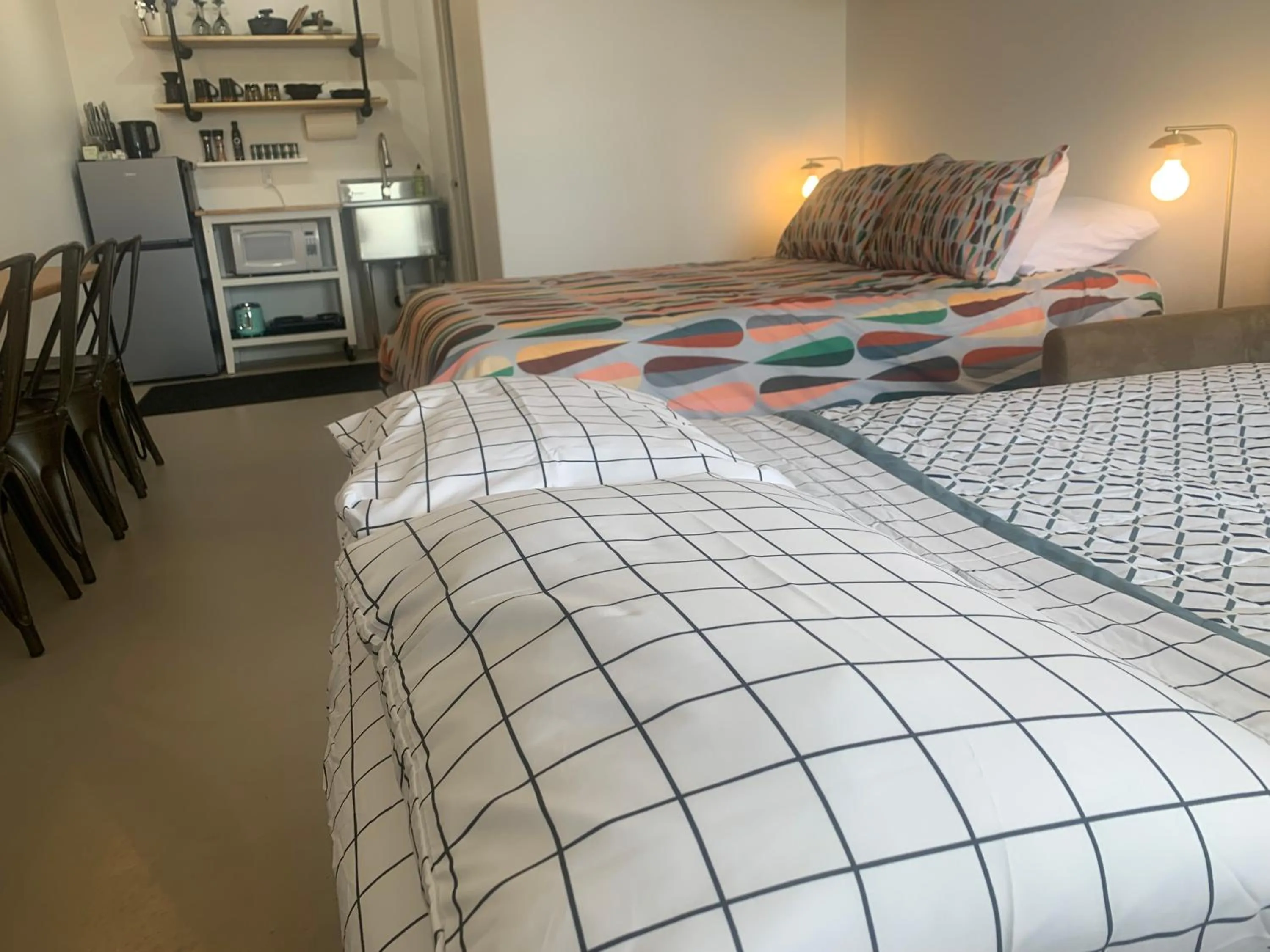 Photo of the whole room, Bed in Dragonfly Motor Lodge