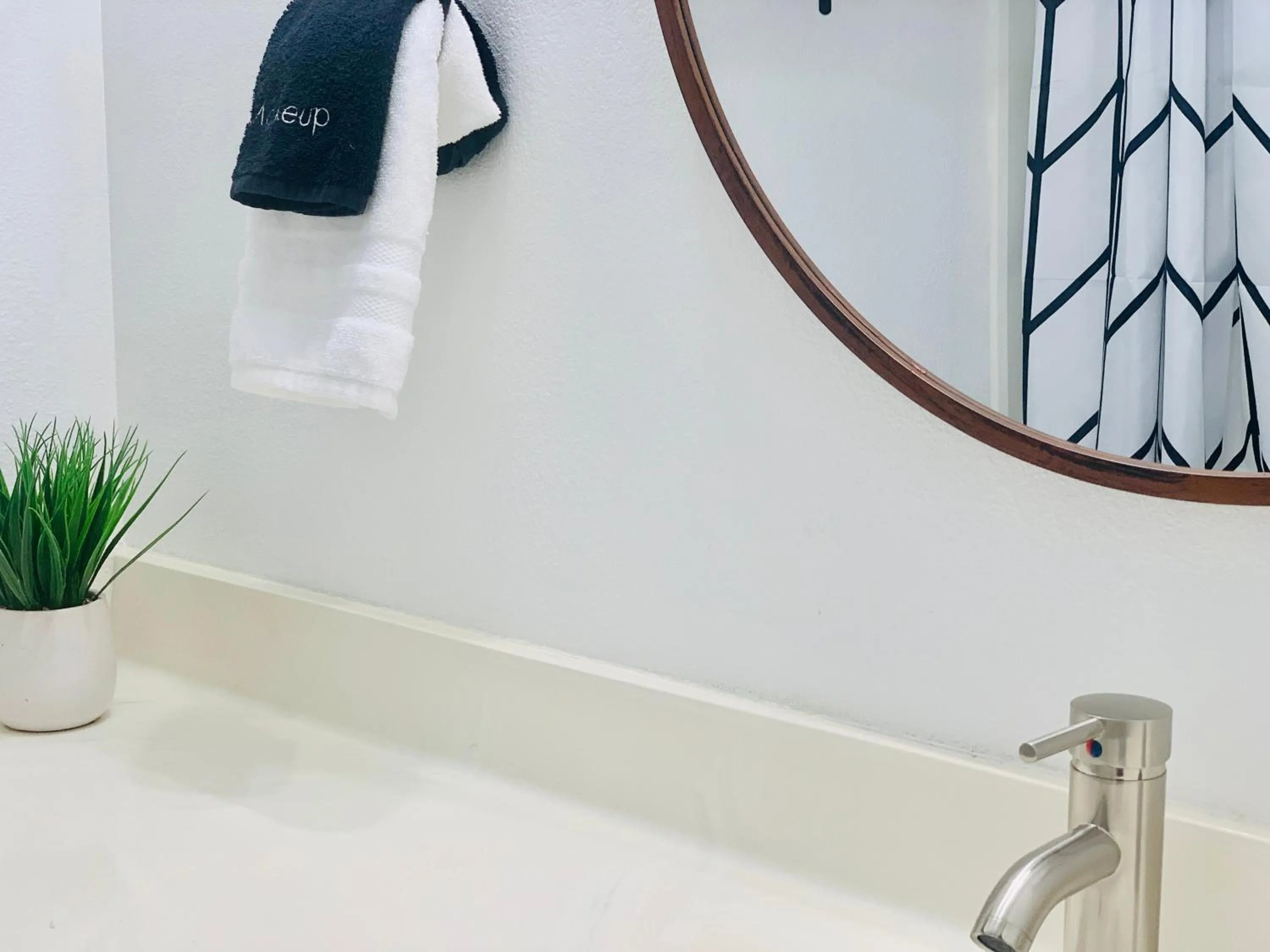 Toilet in Dragonfly Motor Lodge