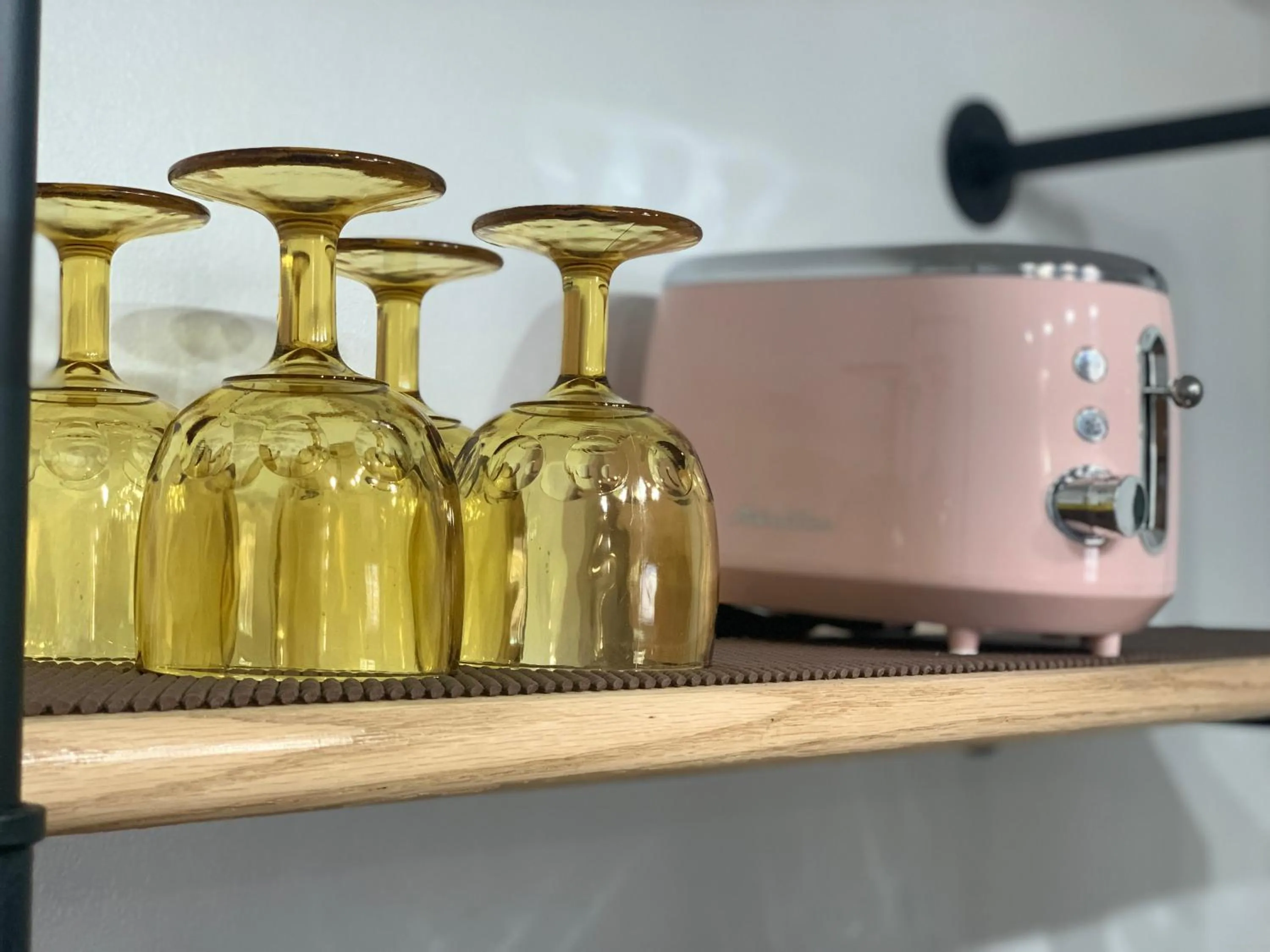 Kitchen or kitchenette in Dragonfly Motor Lodge