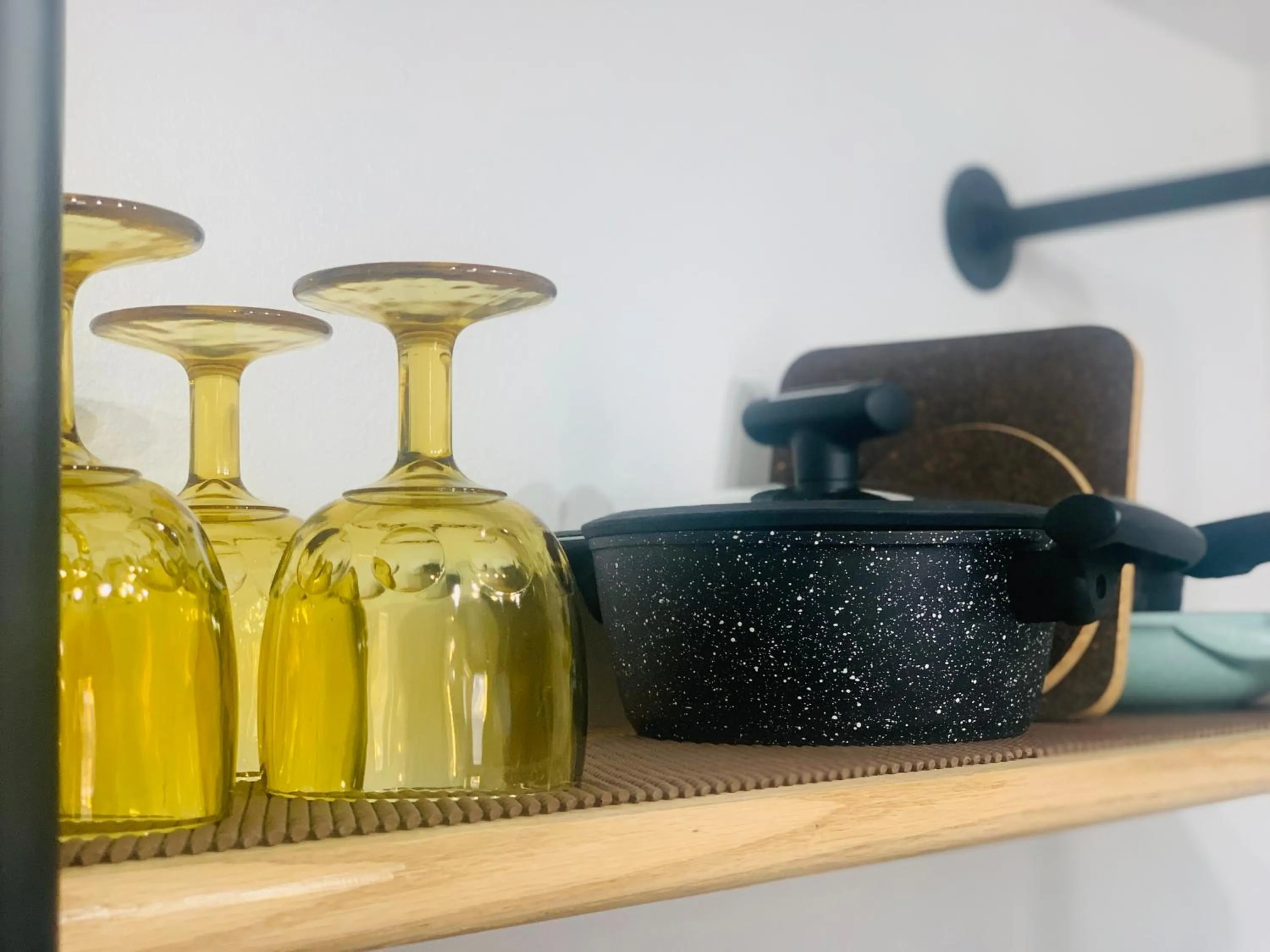 Kitchen or kitchenette in Dragonfly Motor Lodge