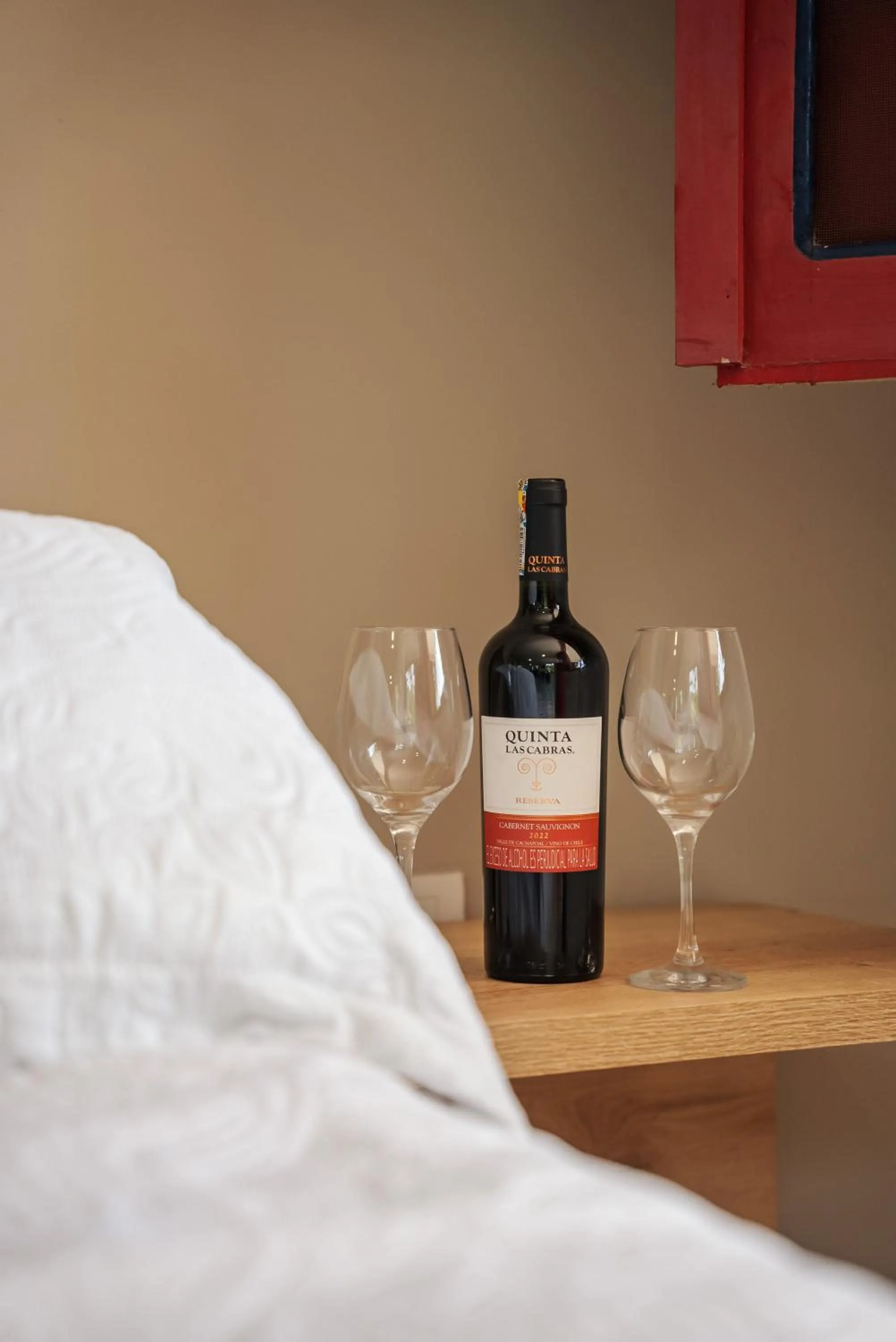 Alcoholic drinks, Bed in Finca Hotel