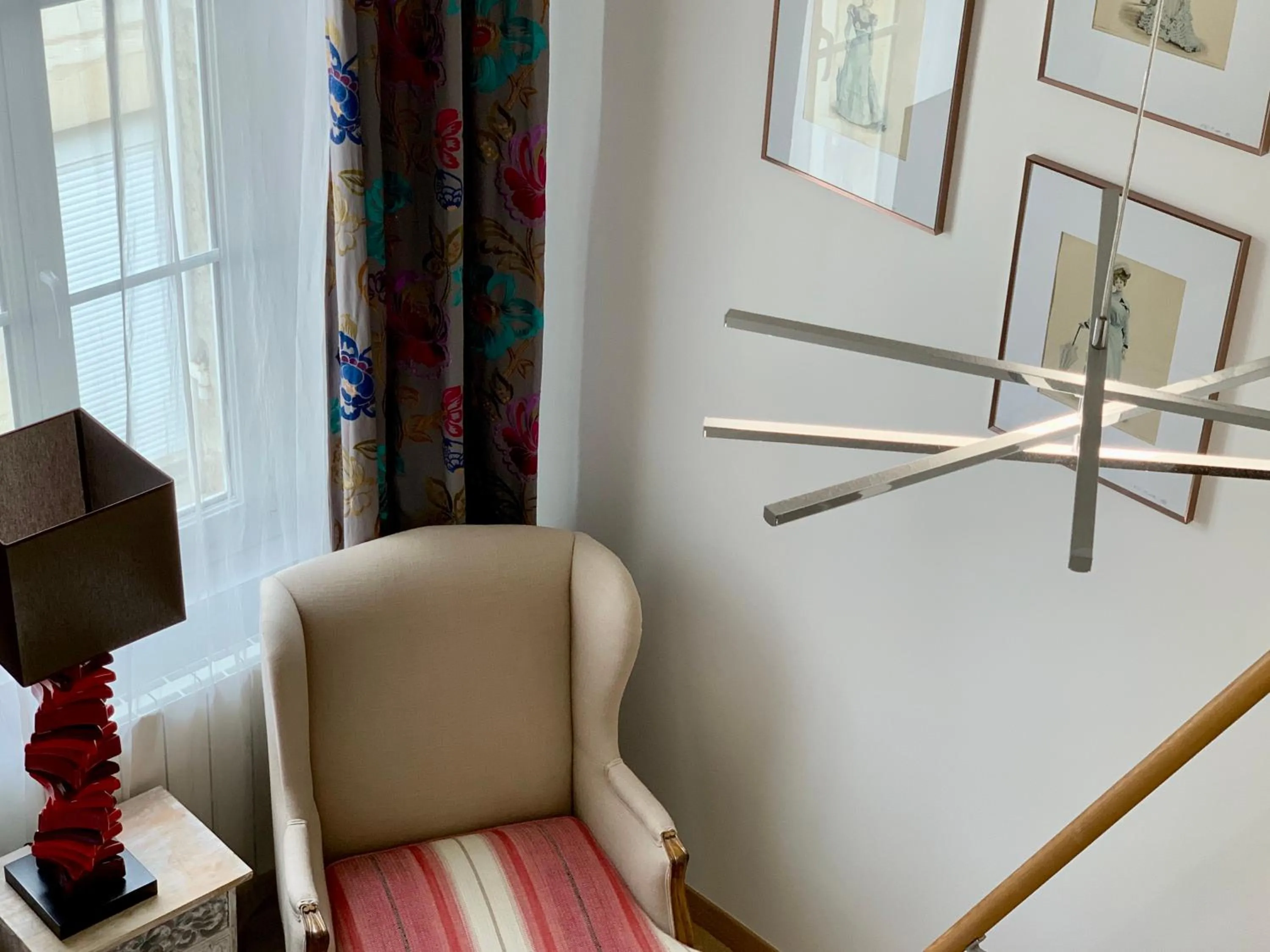 Photo of the whole room in TANG Home-Bordeaux Hyper Centre