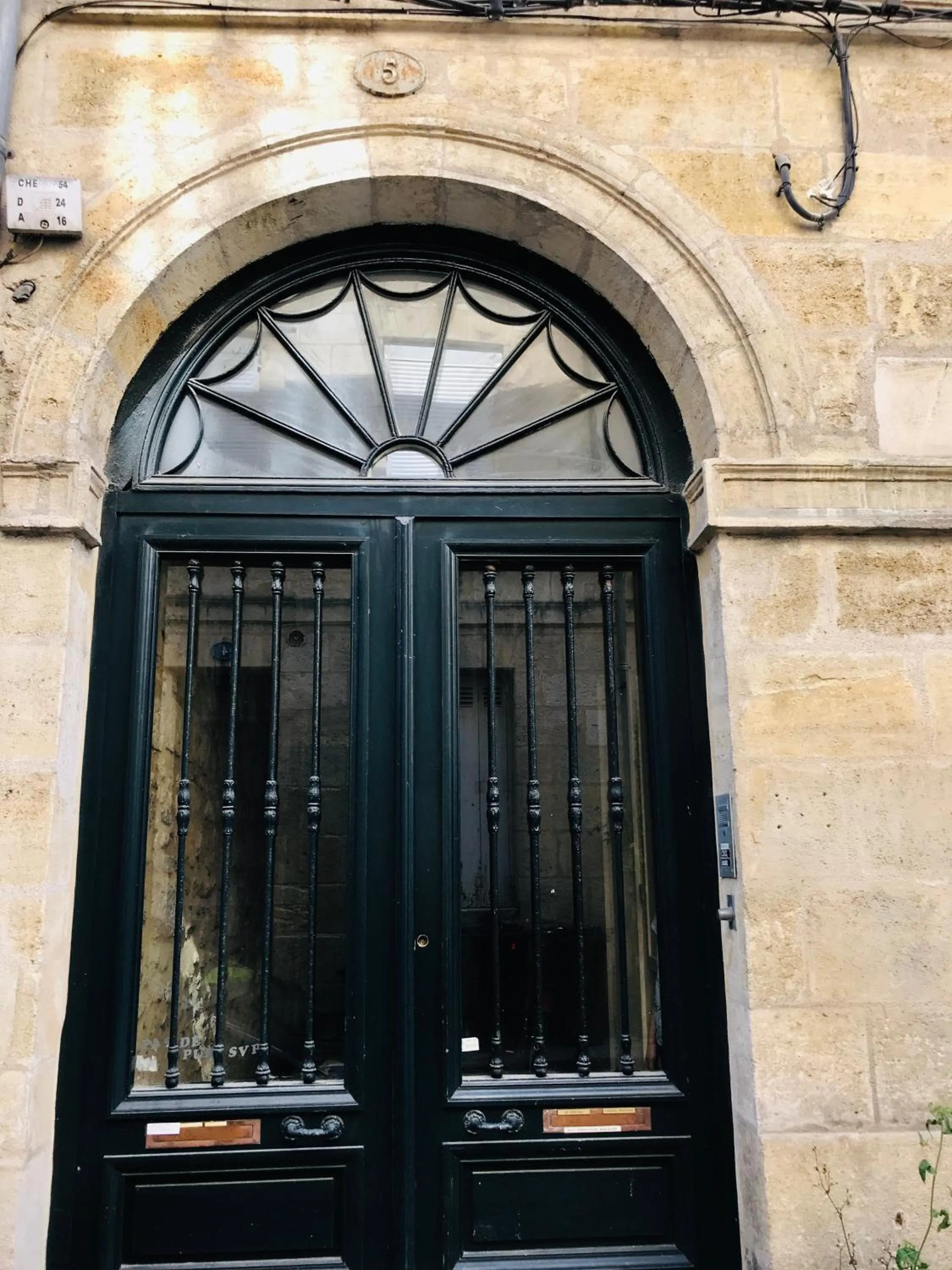 Property building in TANG Home-Bordeaux Hyper Centre