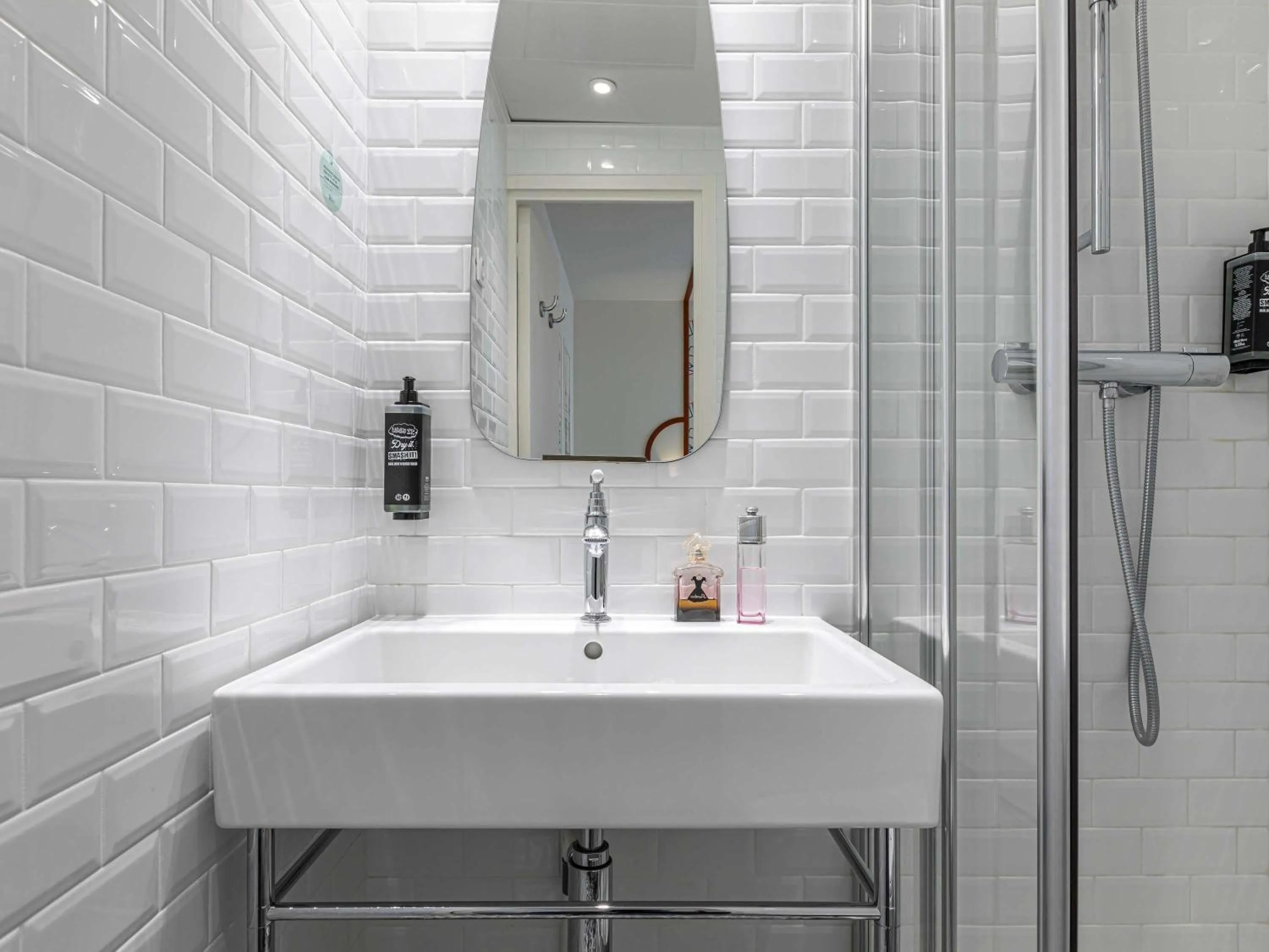 Bedroom in ibis Styles Paris Eiffel Cambronne