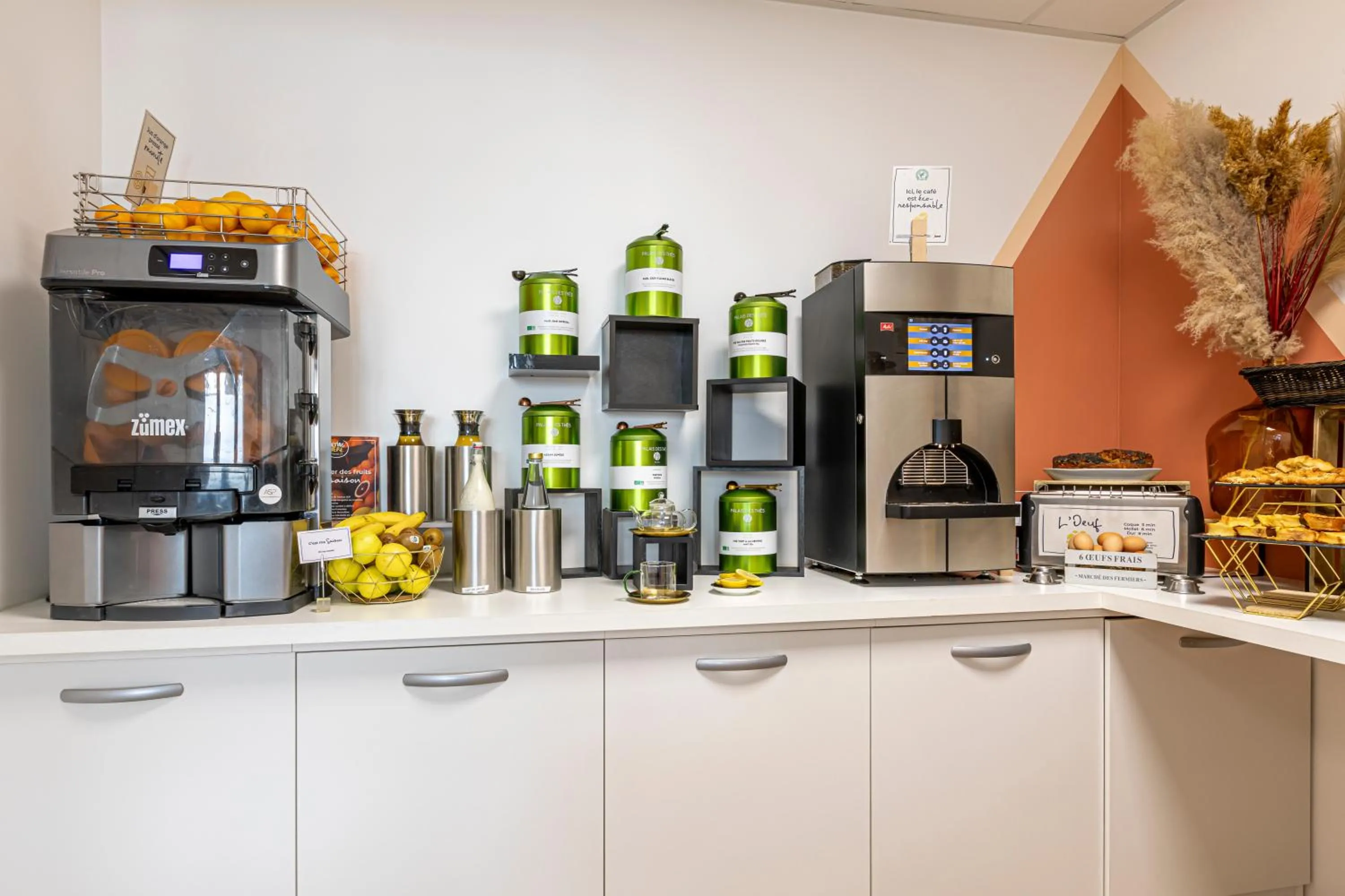 Breakfast in ibis Styles Paris Eiffel Cambronne