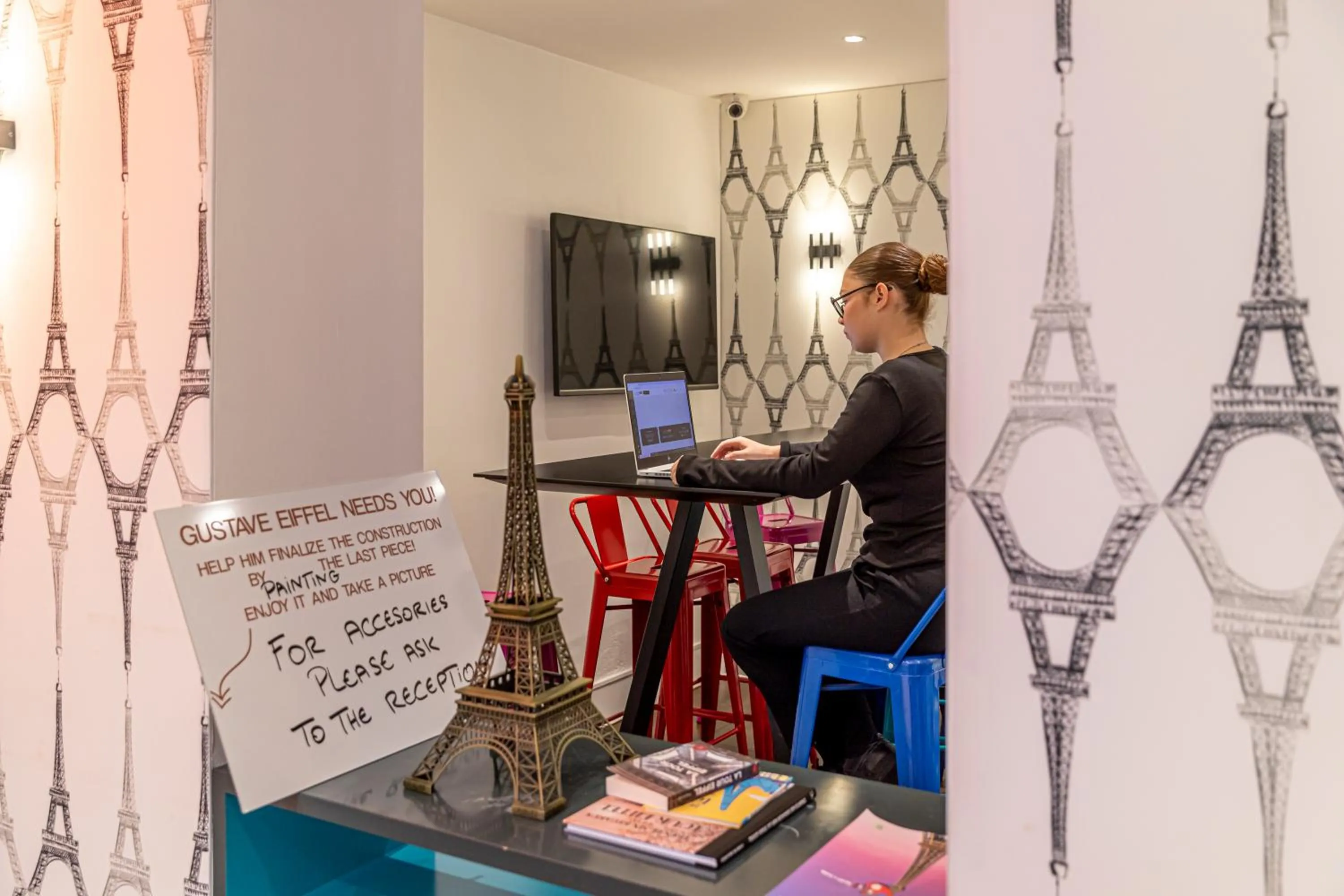 Living room in ibis Styles Paris Eiffel Cambronne