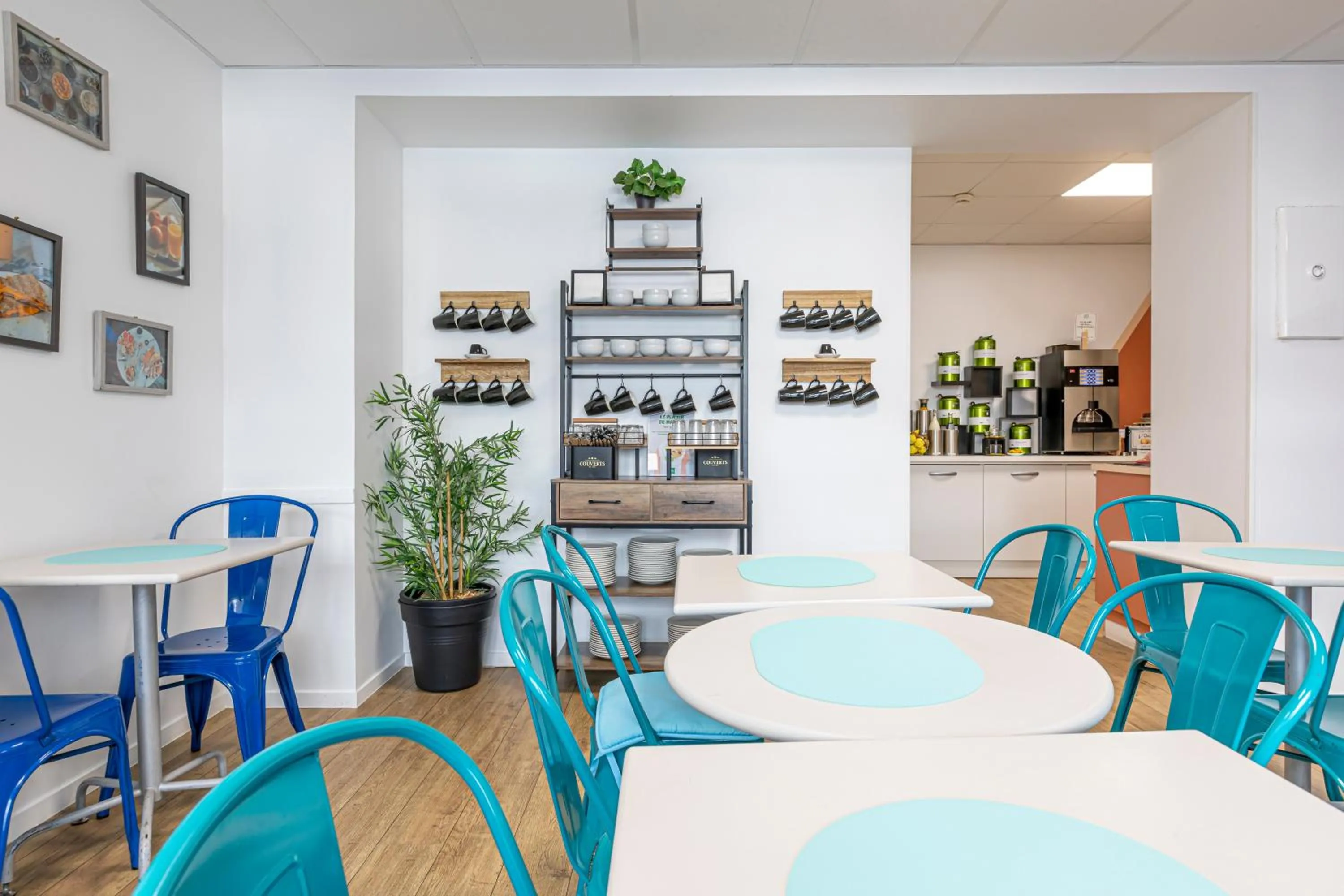 Breakfast in ibis Styles Paris Eiffel Cambronne