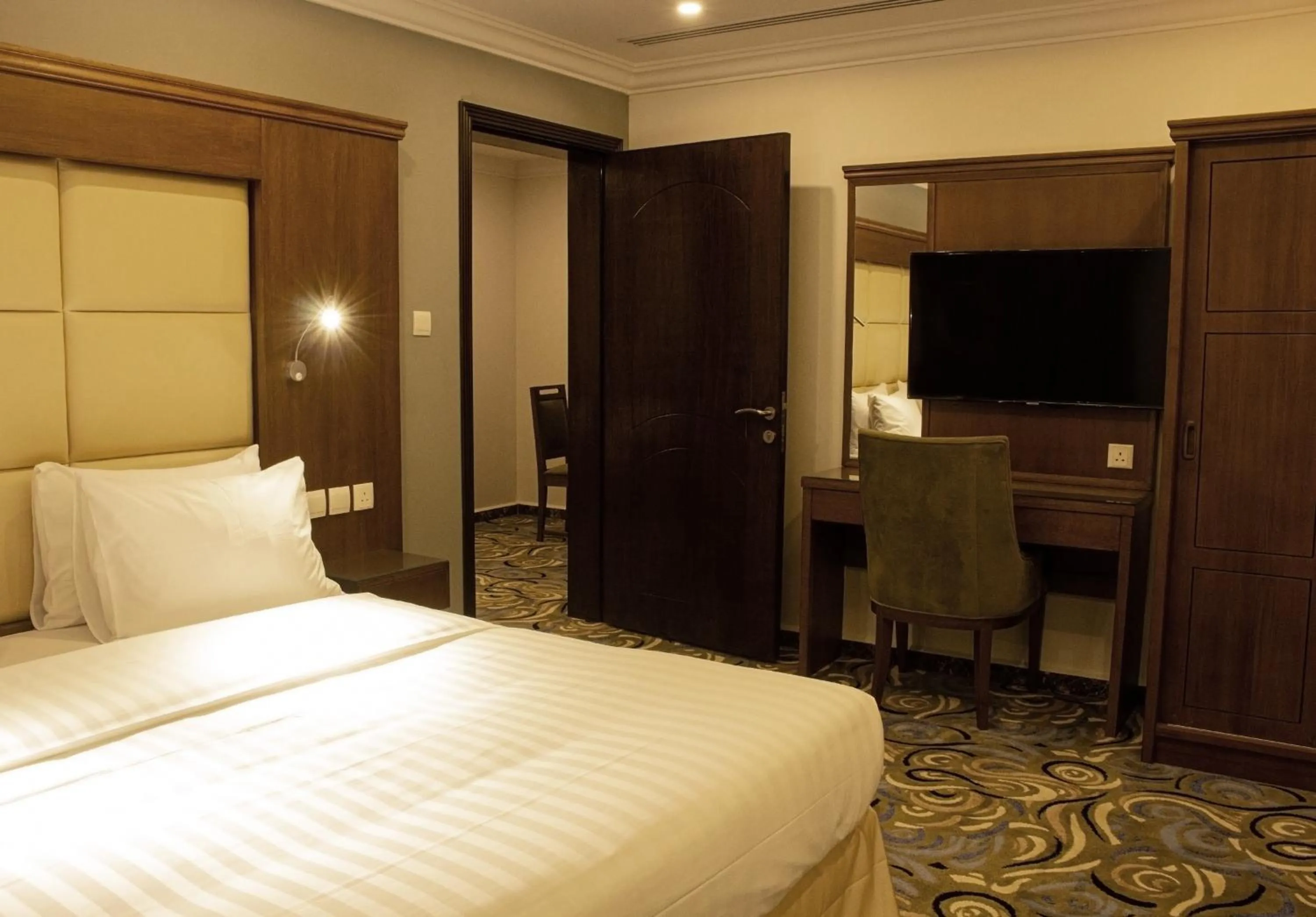 Bed in Rona Al Khobar Hotel