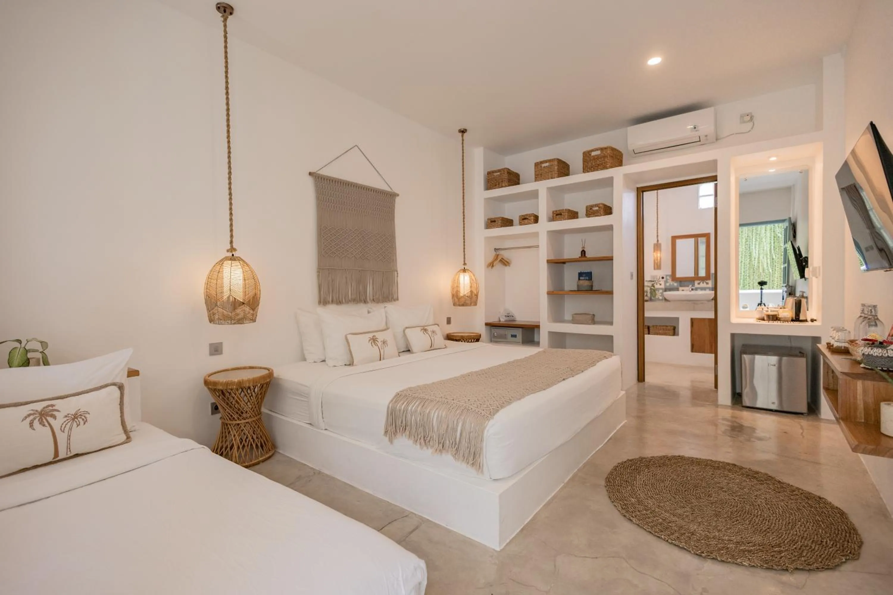 TV and multimedia, Bed in Seaesta Komodo Hotel & Hostel