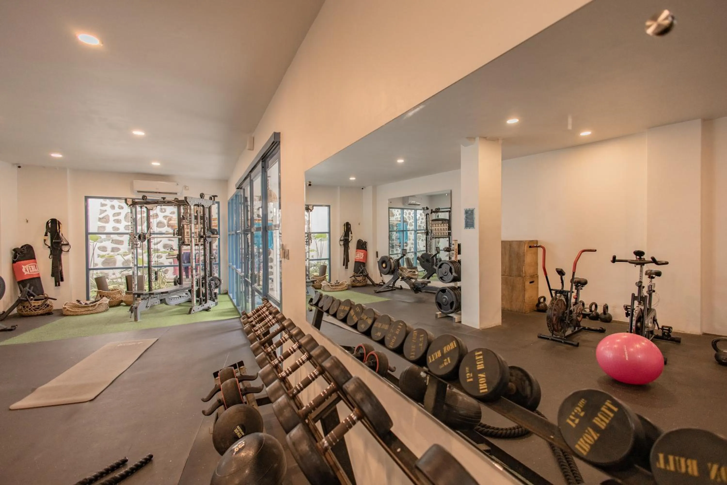 Seaesta Komodo Hotel & Hostel