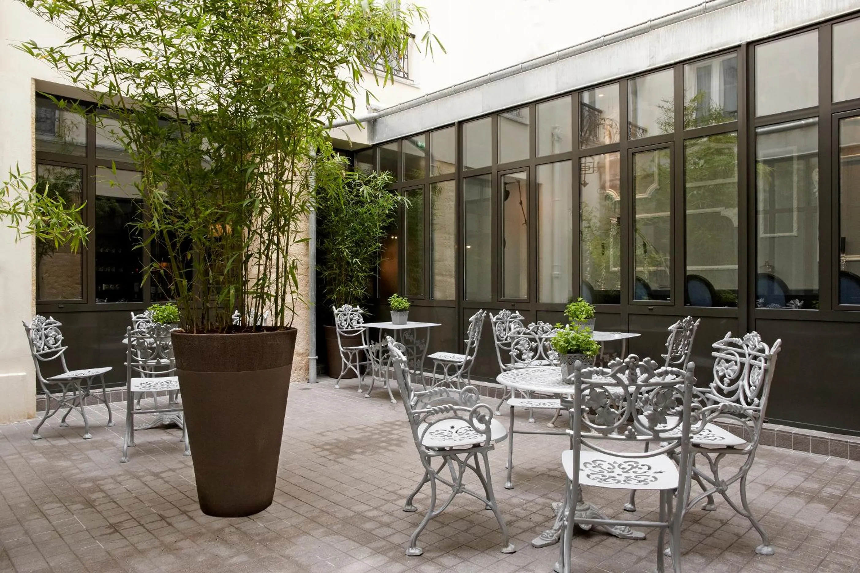 Patio in Hotel Mademoiselle