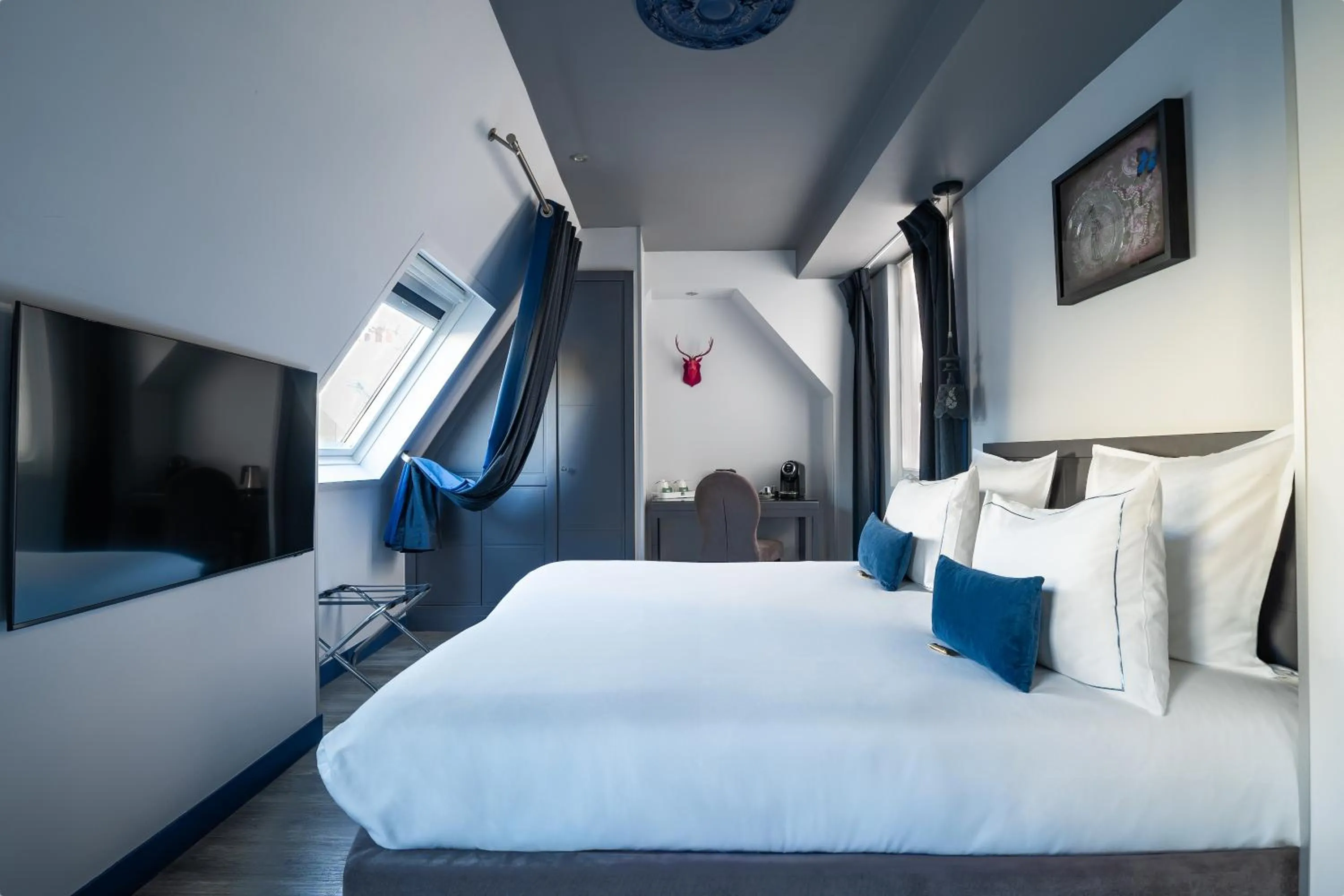 Bed in Hotel Mademoiselle