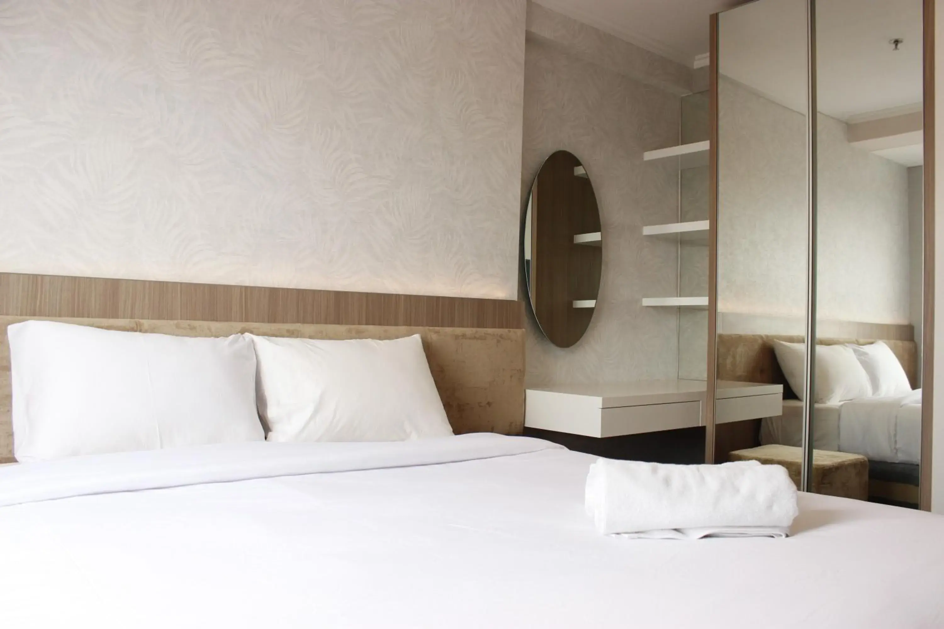 Bed in Classic 2BR Apartment At Gateway Pasteur near Exit Toll By Travelio Bed in Classic 2BR Apartment At Gateway Pasteur near Exit Toll By Travelio