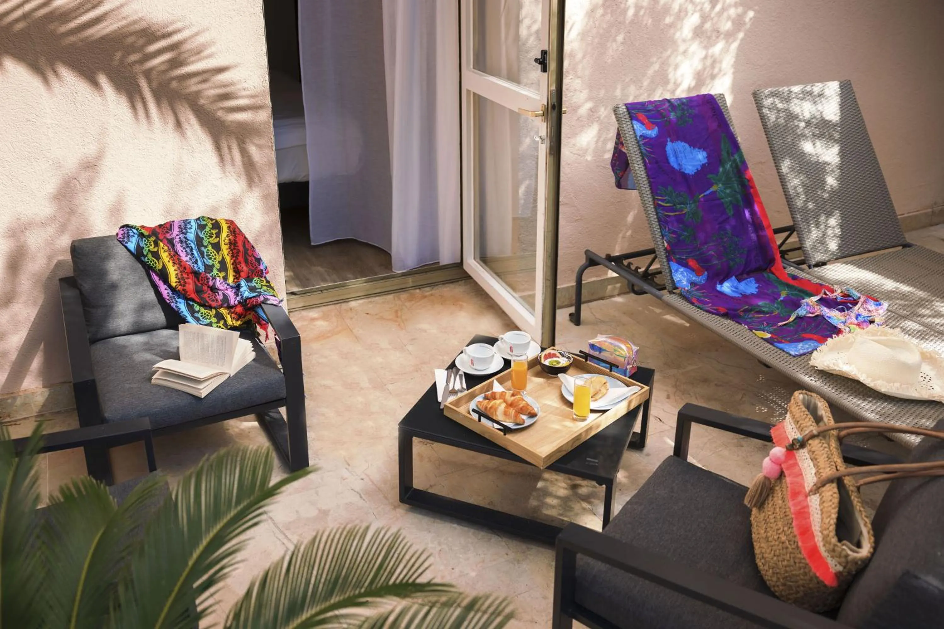 Balcony/Terrace in Best Western Hôtel des Orangers Cannes