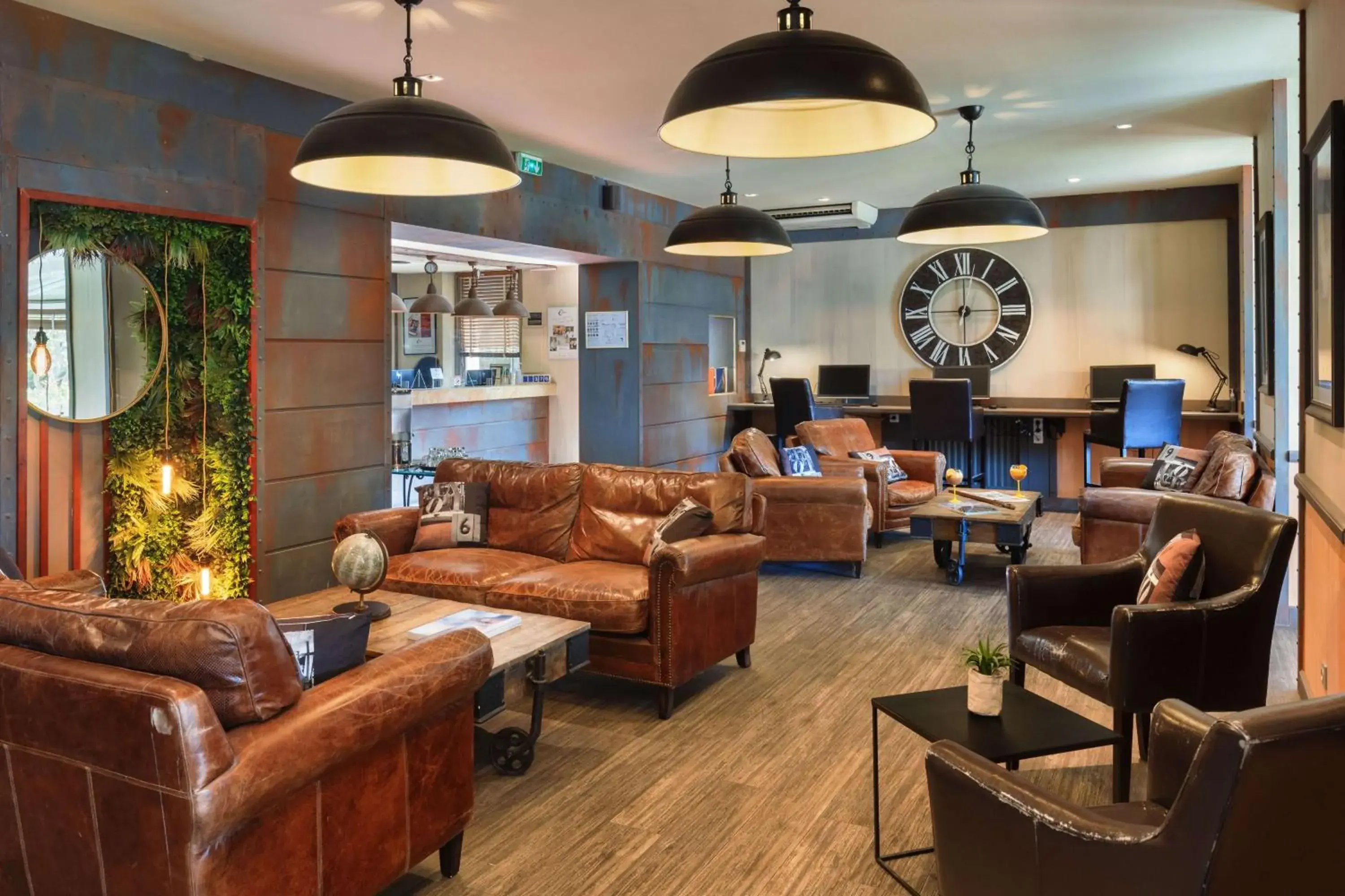 Lobby or reception in Best Western Hôtel des Orangers Cannes Lobby or reception in Best Western Hôtel des Orangers Cannes