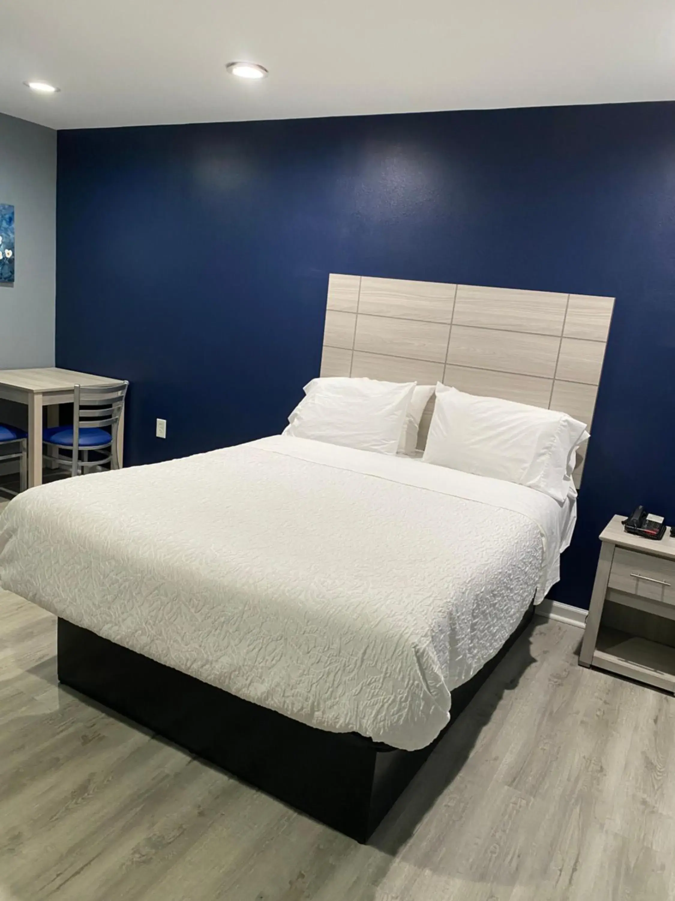 Bed in Dunmore Inn Bed in Dunmore Inn