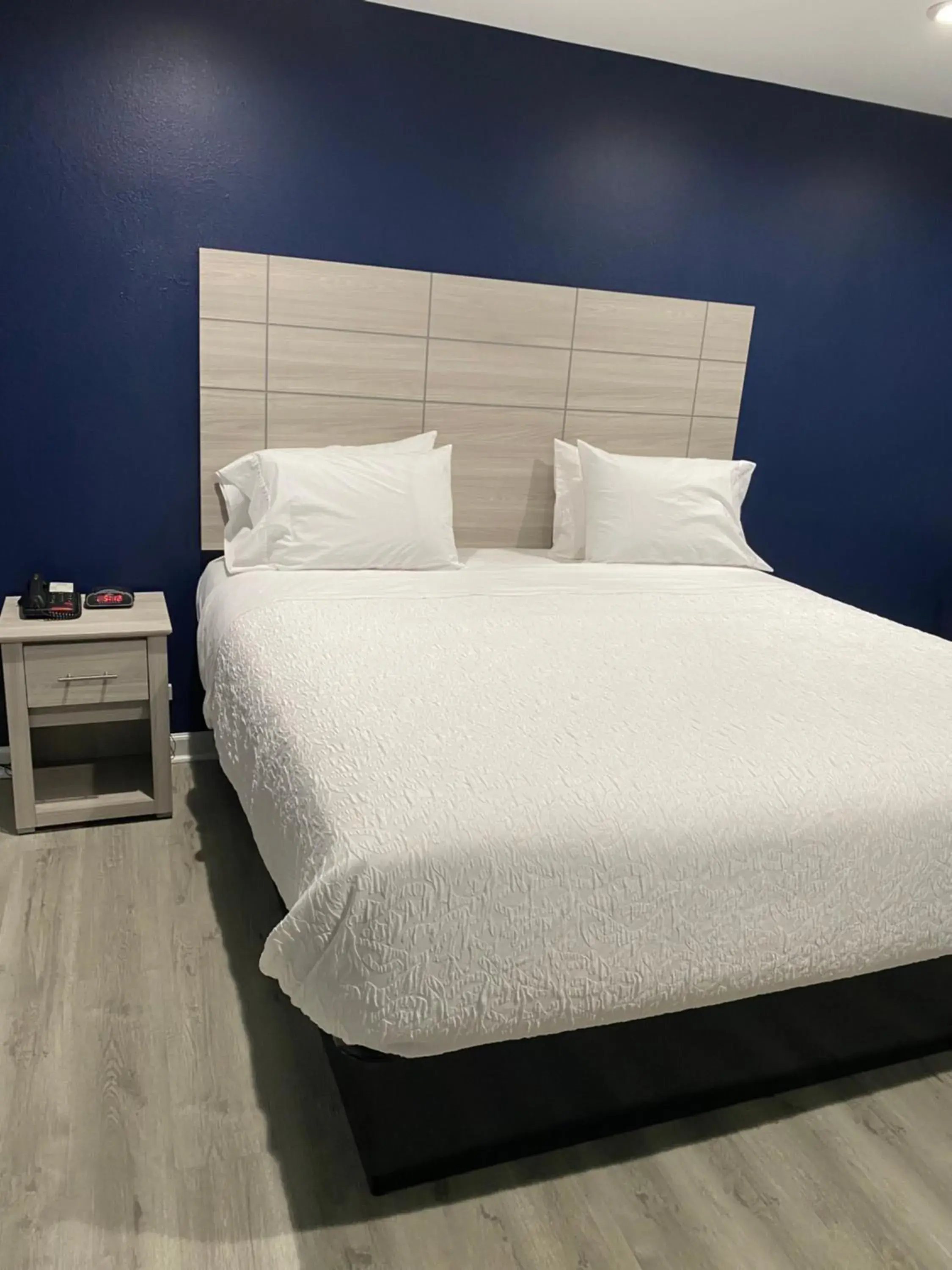 Bed in Dunmore Inn Bed in Dunmore Inn