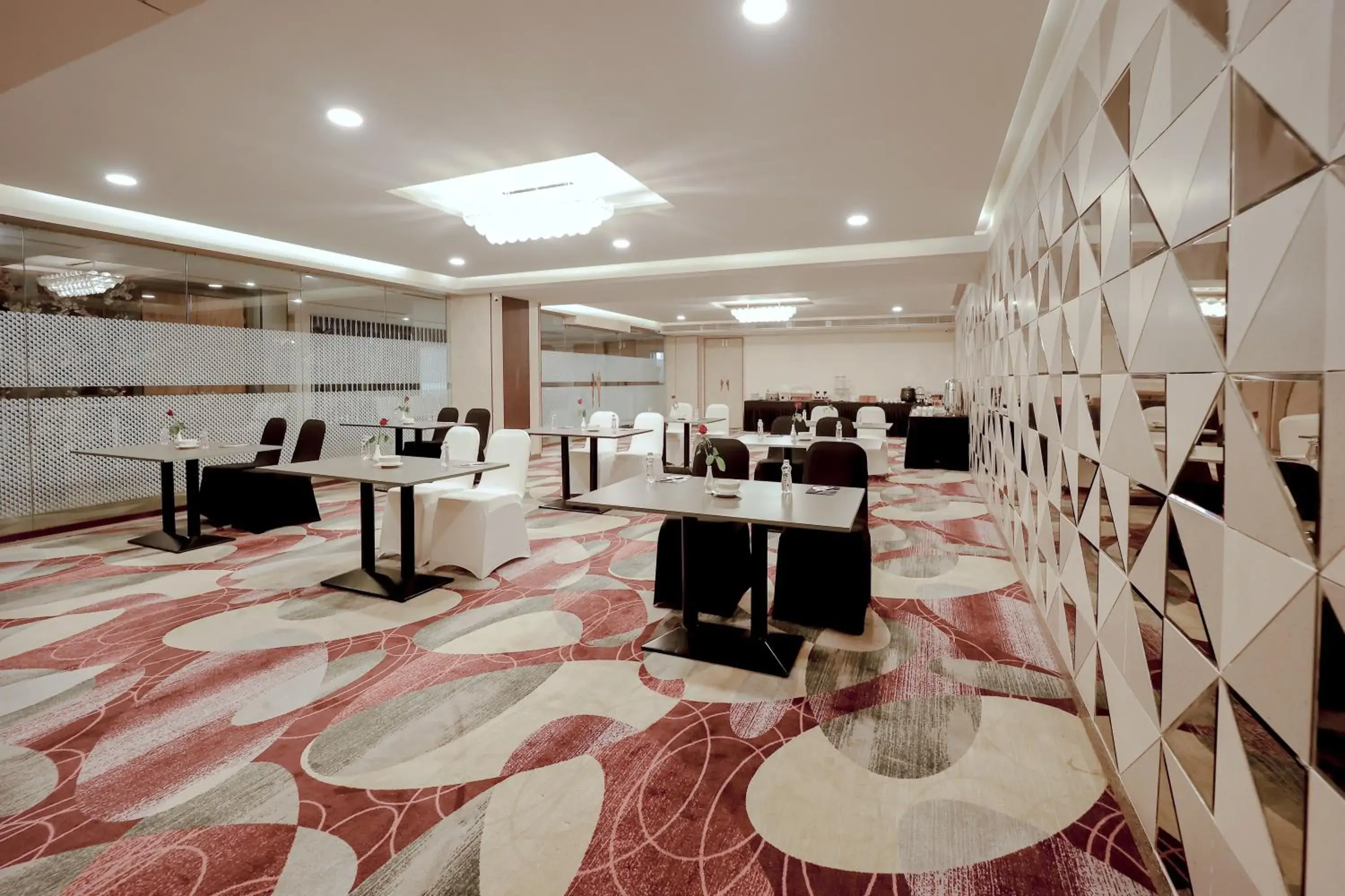 Restaurant/places to eat in Zip By Spree Hotels Surat Restaurant/places to eat in Zip By Spree Hotels Surat