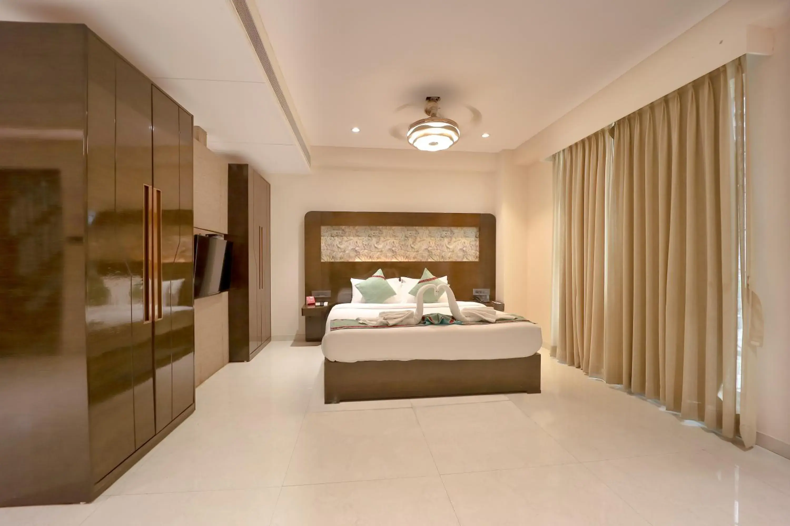 Bed in Zip By Spree Hotels Surat Bed in Zip By Spree Hotels Surat