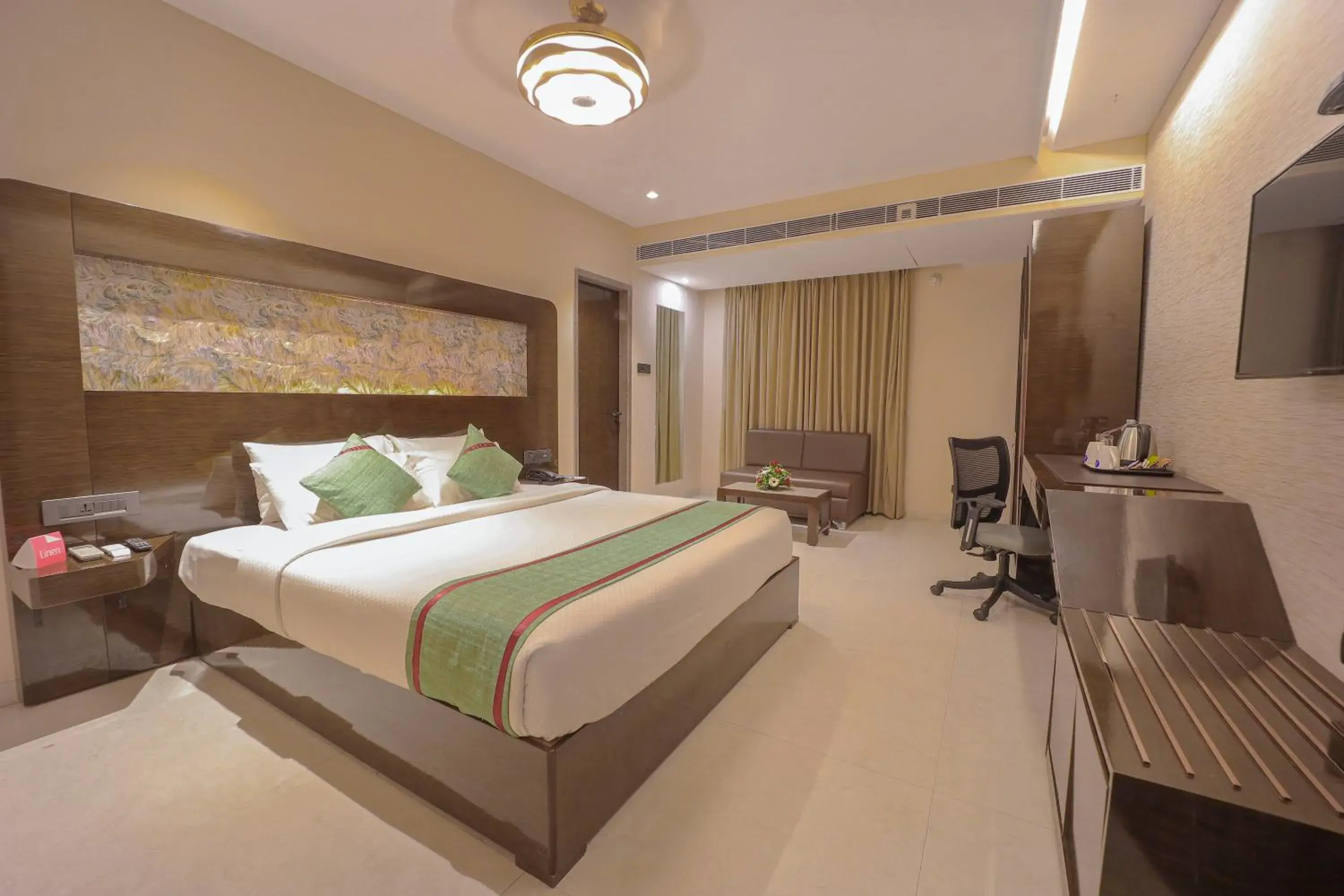 Bed in Zip By Spree Hotels Surat Bed in Zip By Spree Hotels Surat