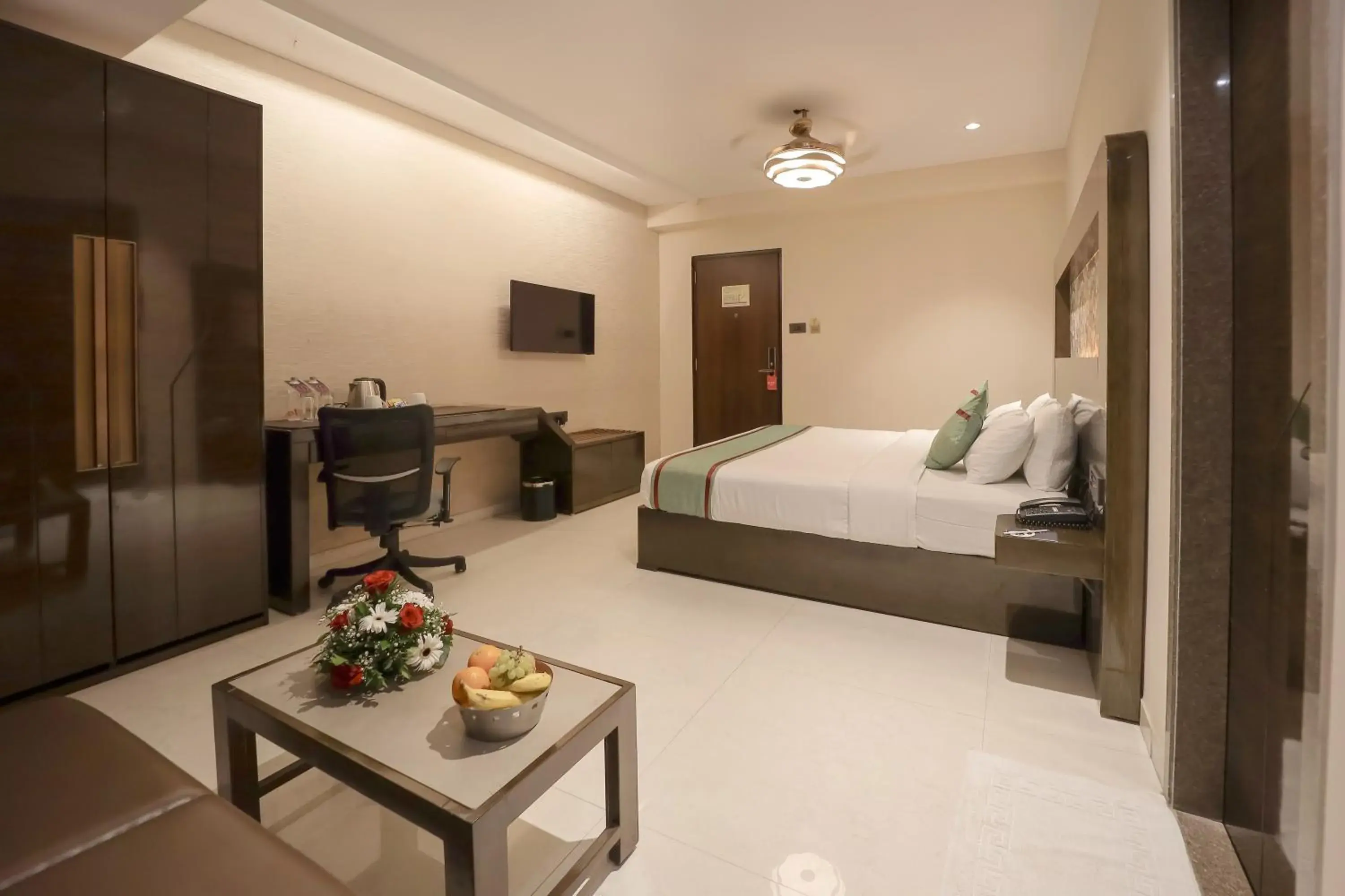 Bed in Zip By Spree Hotels Surat Bed in Zip By Spree Hotels Surat
