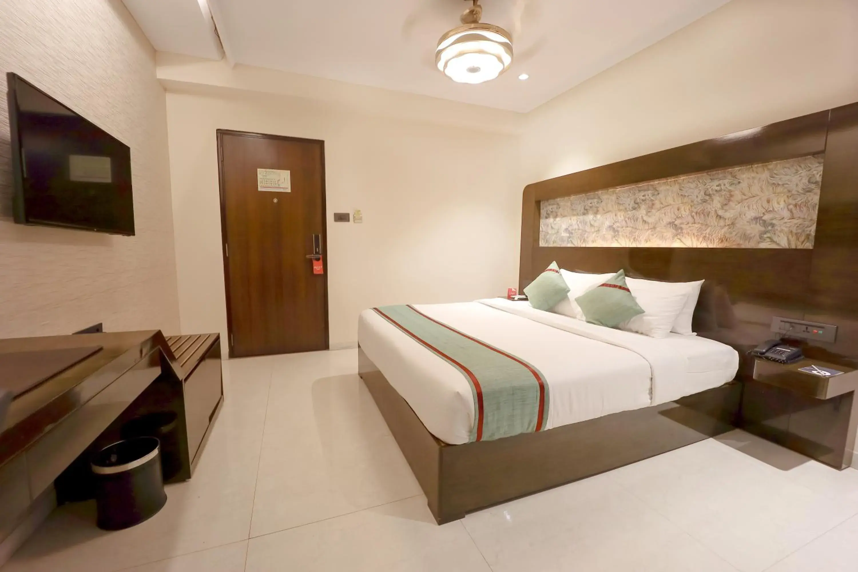 Bed in Zip By Spree Hotels Surat Bed in Zip By Spree Hotels Surat