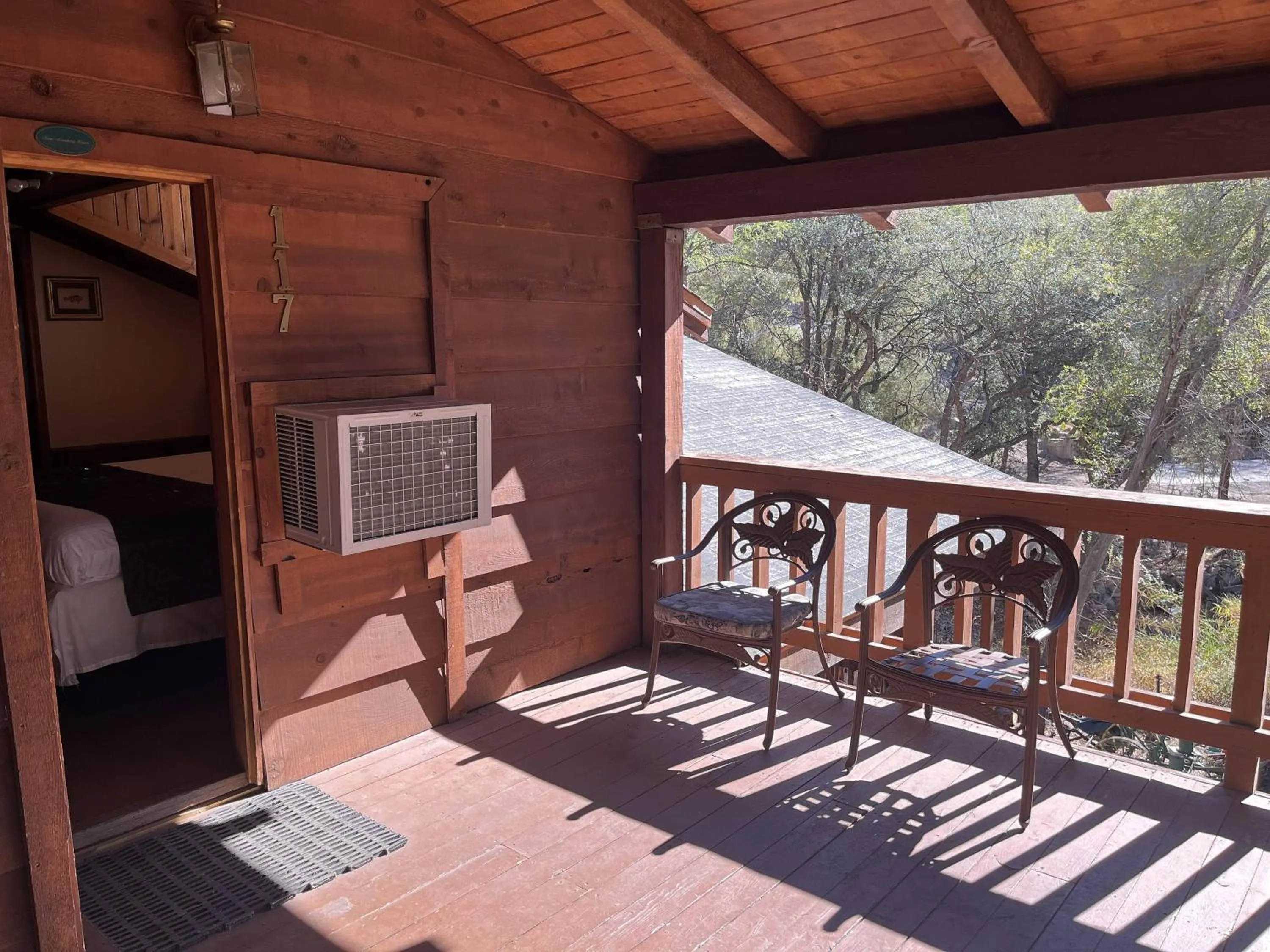 Balcony/Terrace in Whispering Pines Lodge