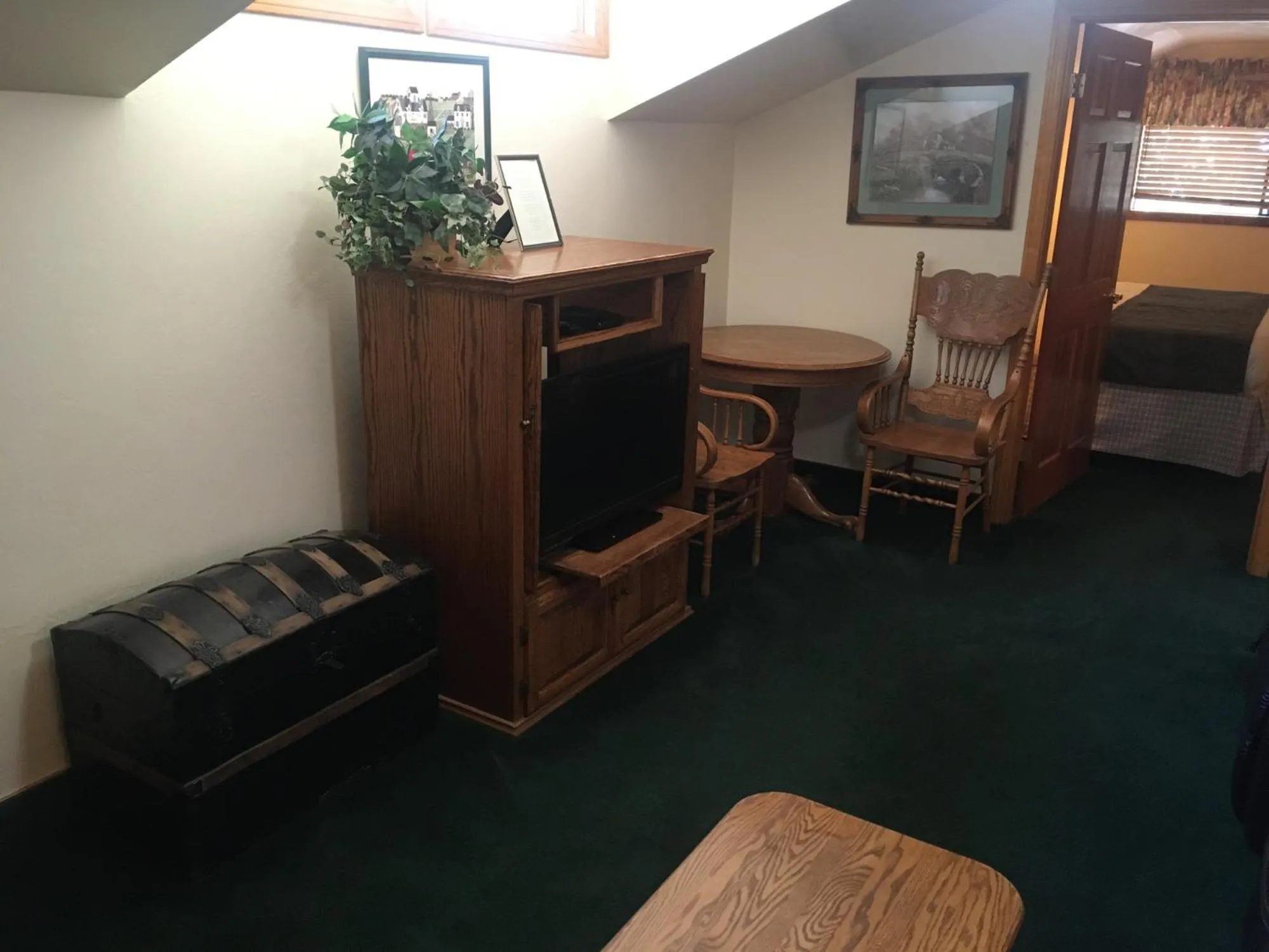 Living room in Whispering Pines Lodge