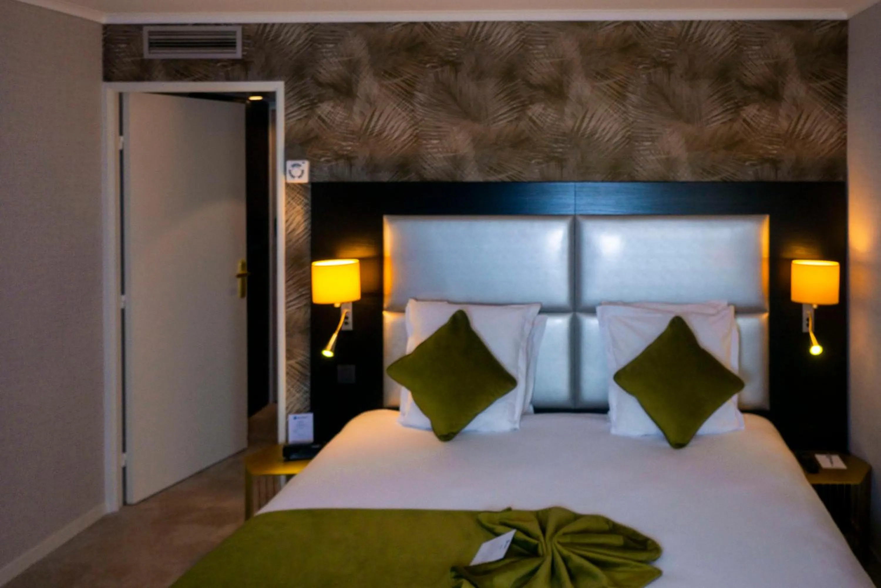 Bedroom, Bed in Best Western Allegro Nation