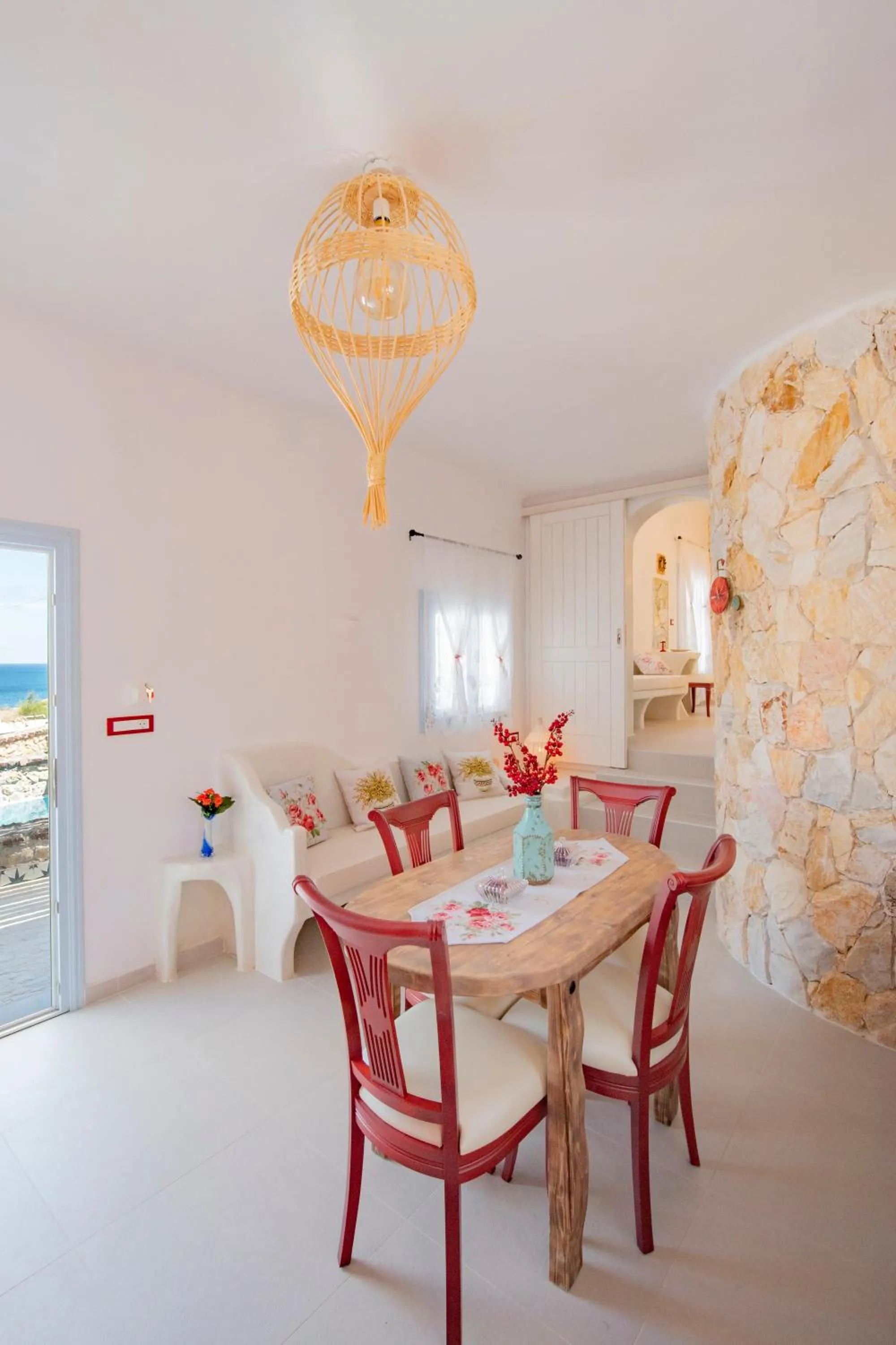 Coffee/tea facilities in Starlight Luxury Seaside Villa & Suites