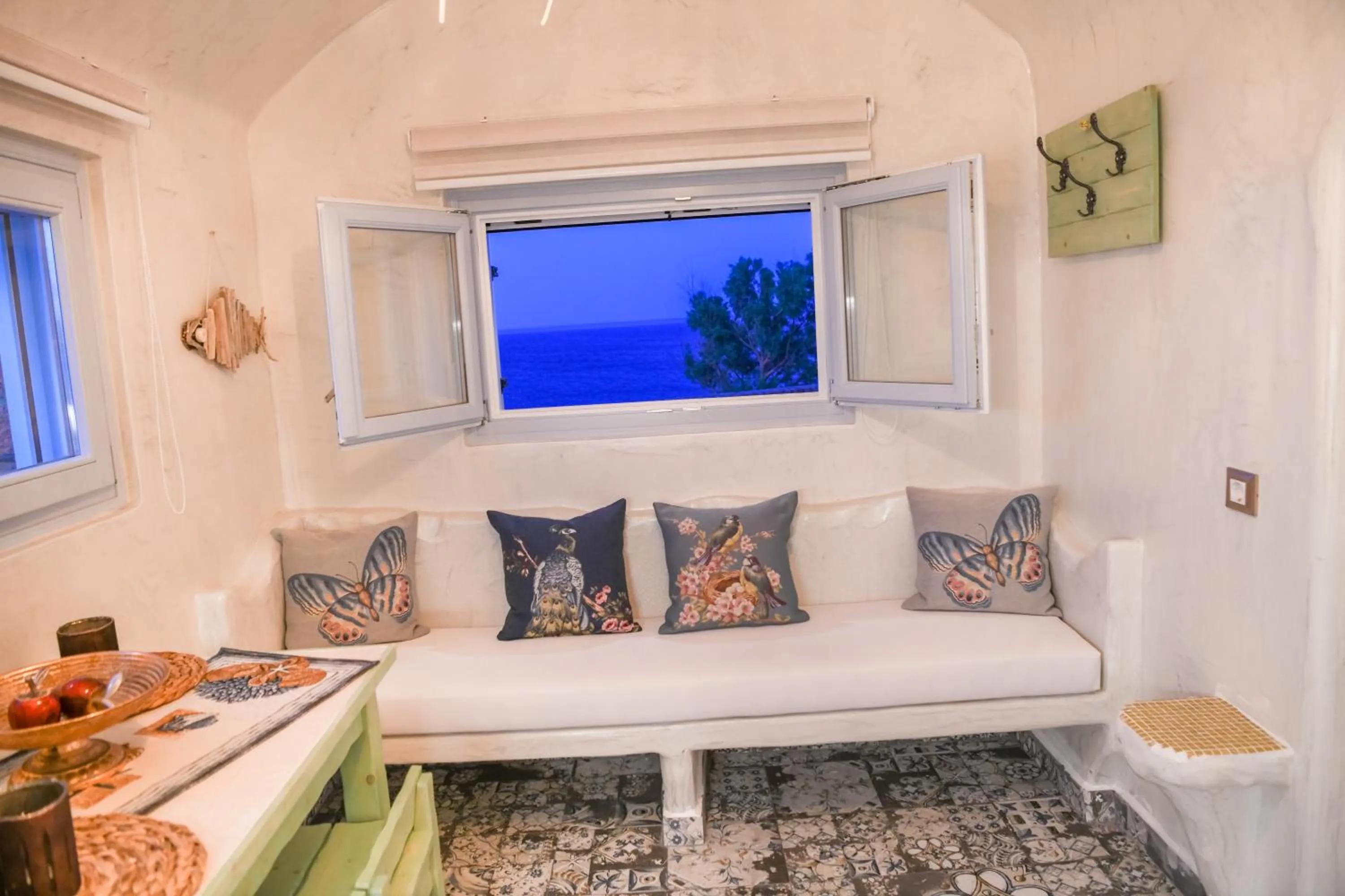 Dining area in Starlight Luxury Seaside Villa & Suites