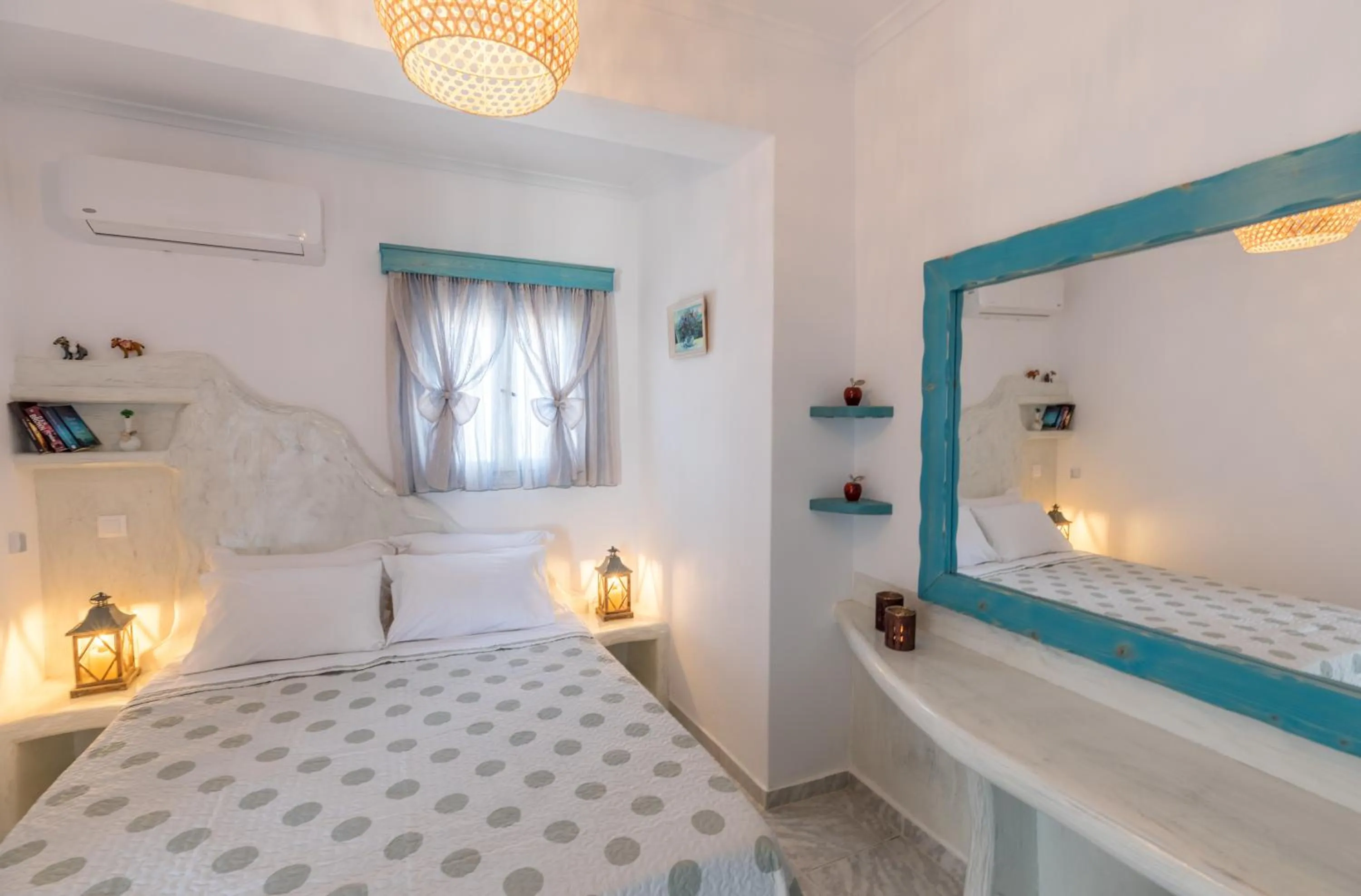 Property building, Bed in Starlight Luxury Seaside Villa & Suites