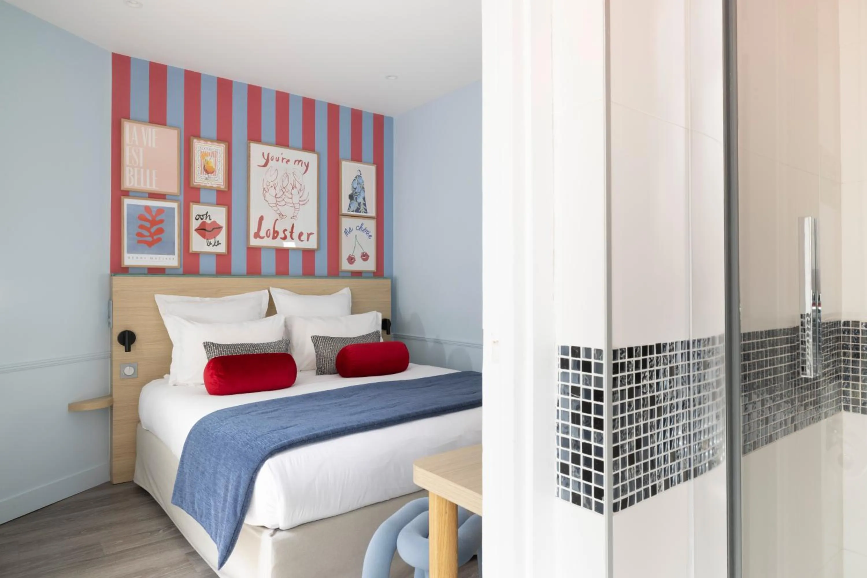 Bed in Hotel La Folie des Pres - Saint-Germain-des-Pres