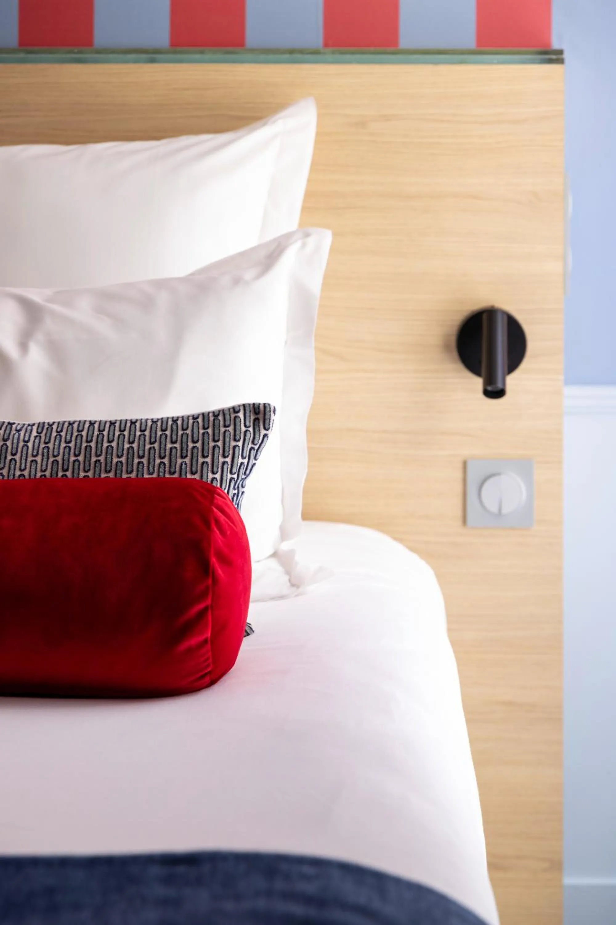 Bed in Hotel La Folie des Pres - Saint-Germain-des-Pres