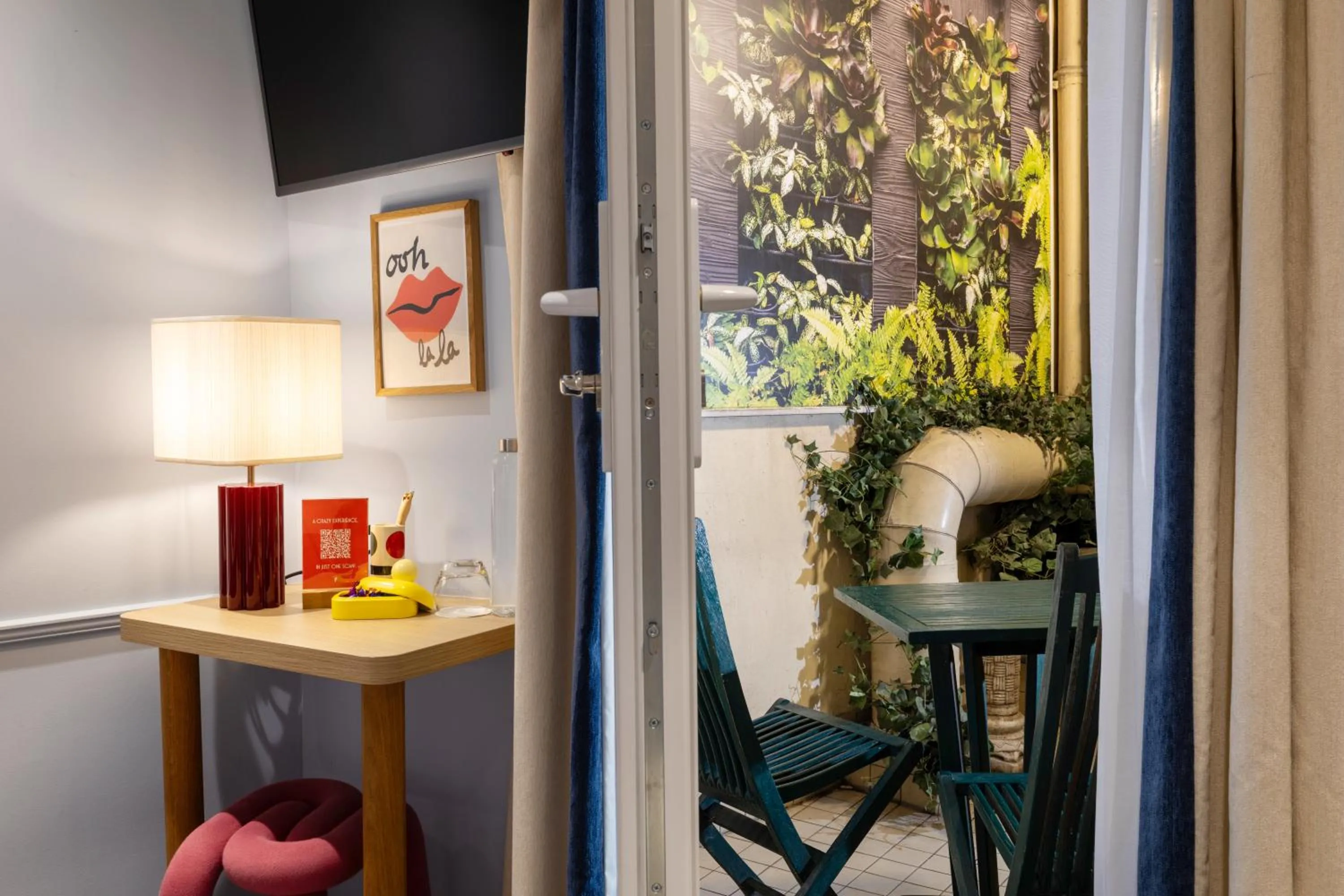 Inner courtyard view in Hotel La Folie des Pres - Saint-Germain-des-Pres